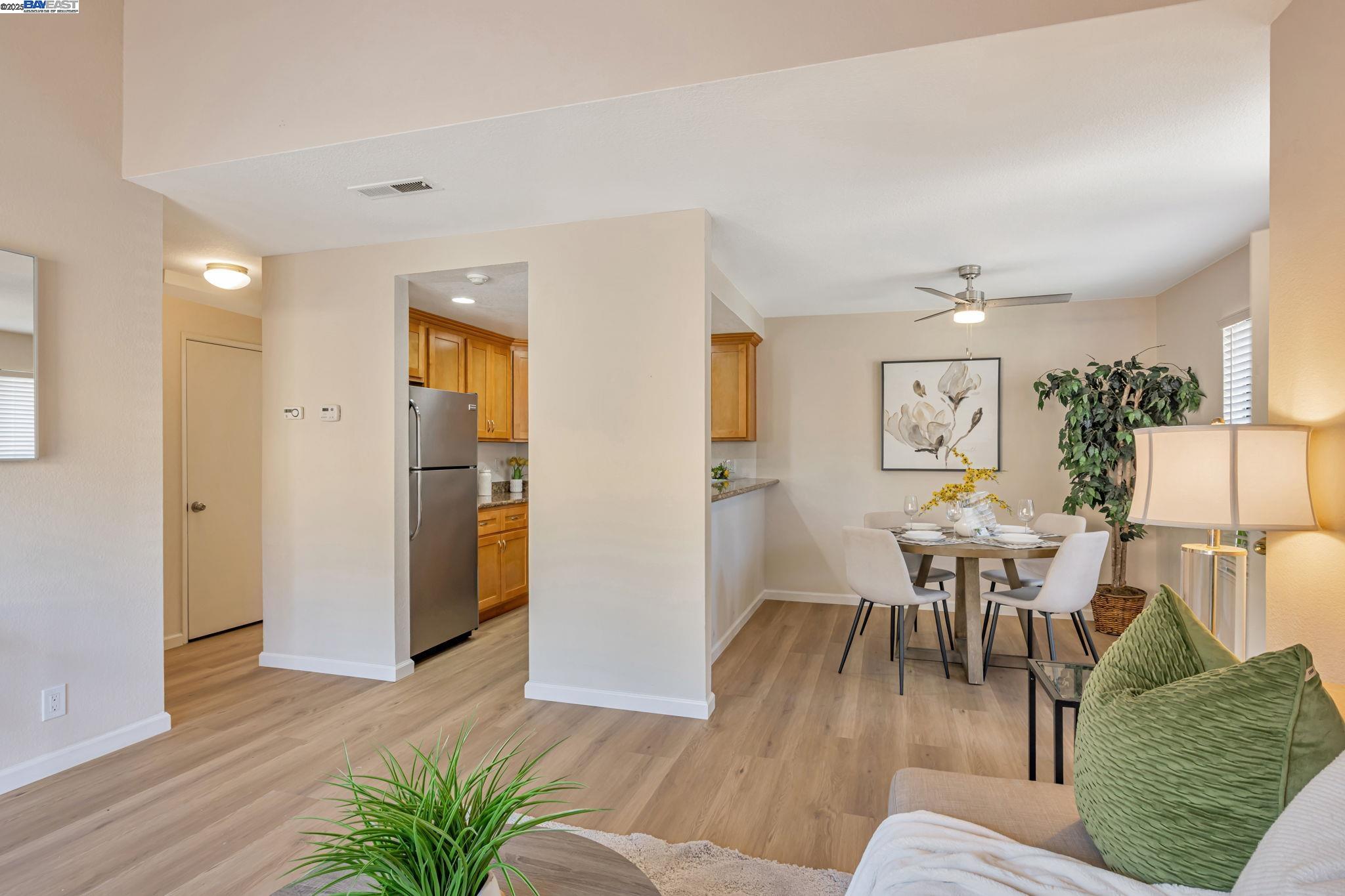 Photo #6: 41103459 Listing 