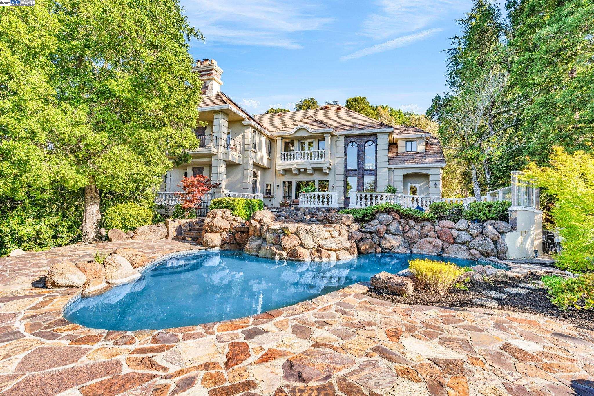 Detail Gallery Image 2 of 56 For 219 Valley Oaks Dr, Alamo,  CA 94507 - 4 Beds | 4/1 Baths