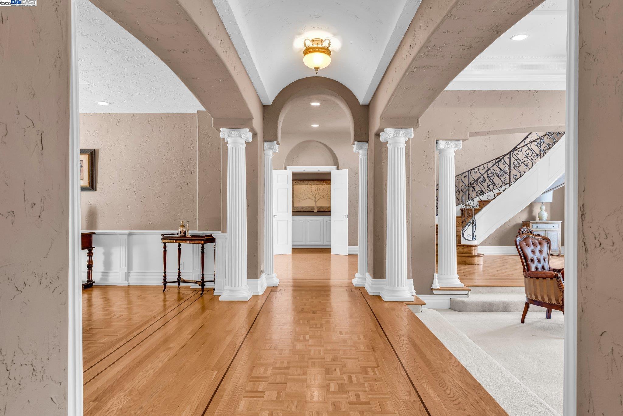 Detail Gallery Image 11 of 56 For 219 Valley Oaks Dr, Alamo,  CA 94507 - 4 Beds | 4/1 Baths