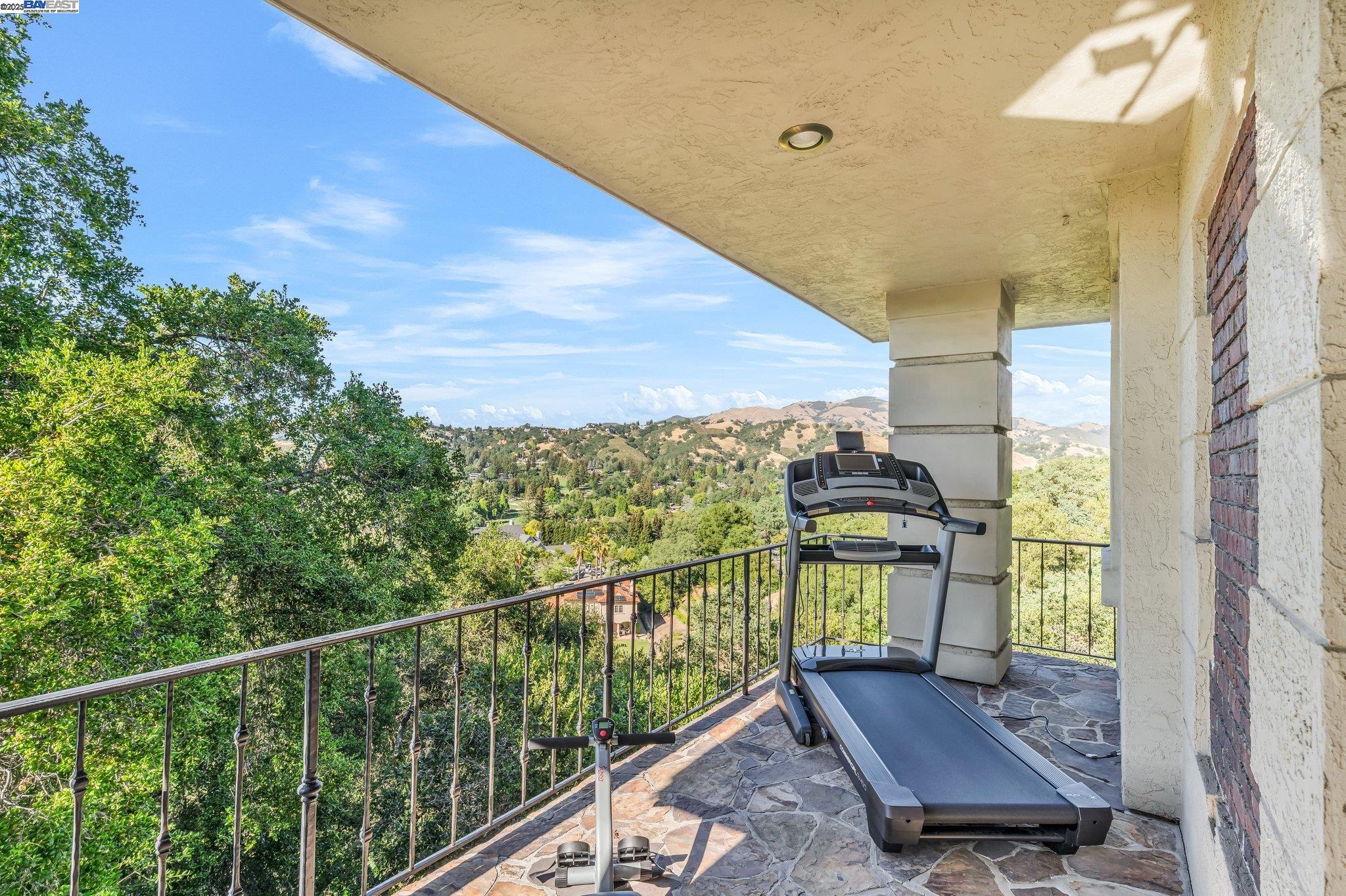 Detail Gallery Image 38 of 56 For 219 Valley Oaks Dr, Alamo,  CA 94507 - 4 Beds | 4/1 Baths