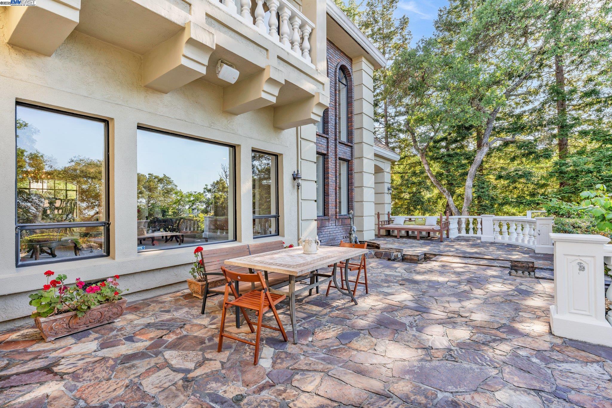Detail Gallery Image 47 of 56 For 219 Valley Oaks Dr, Alamo,  CA 94507 - 4 Beds | 4/1 Baths