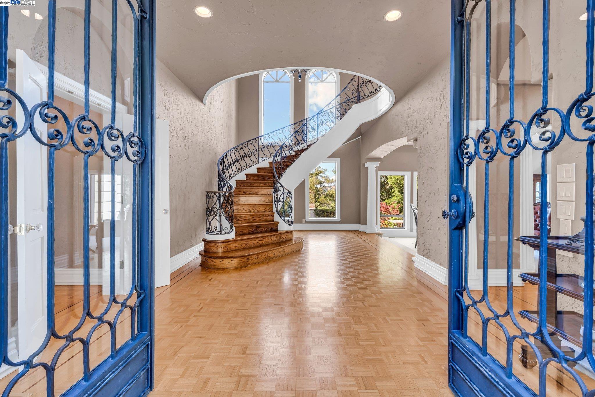 Detail Gallery Image 7 of 56 For 219 Valley Oaks Dr, Alamo,  CA 94507 - 4 Beds | 4/1 Baths
