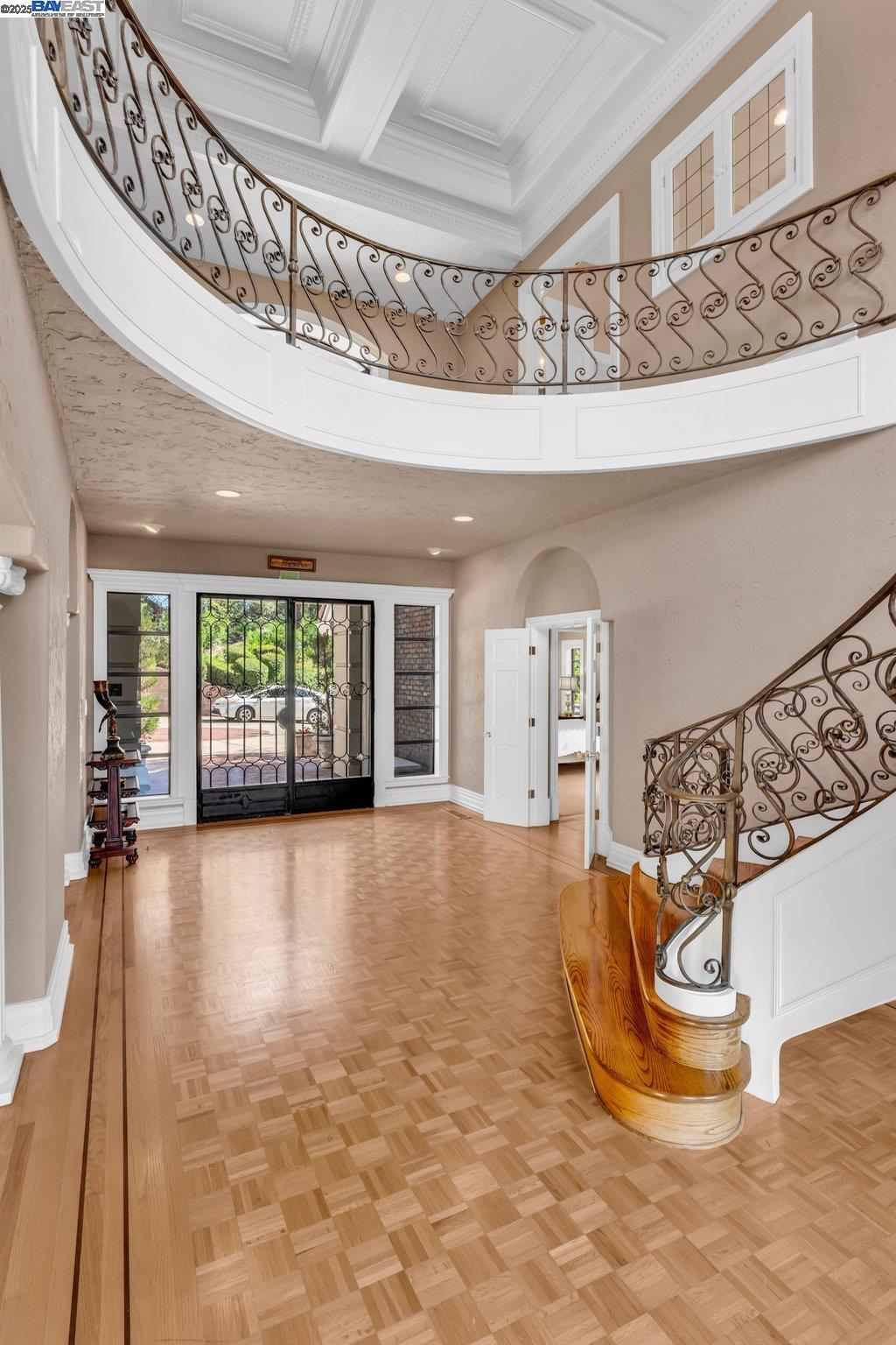Detail Gallery Image 9 of 56 For 219 Valley Oaks Dr, Alamo,  CA 94507 - 4 Beds | 4/1 Baths