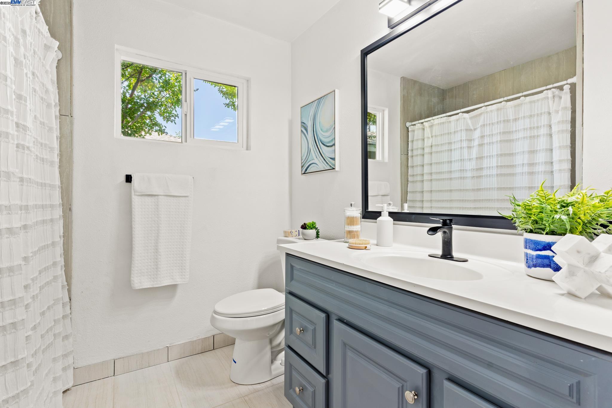 Detail Gallery Image 29 of 35 For 2726 De Ovan Ave, Stockton,  CA 95204 - 3 Beds | 2 Baths