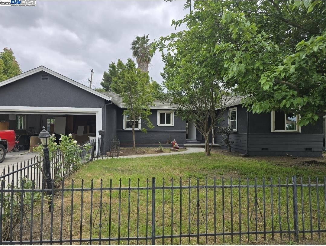 Detail Gallery Image 33 of 35 For 2726 De Ovan Ave, Stockton,  CA 95204 - 3 Beds | 2 Baths