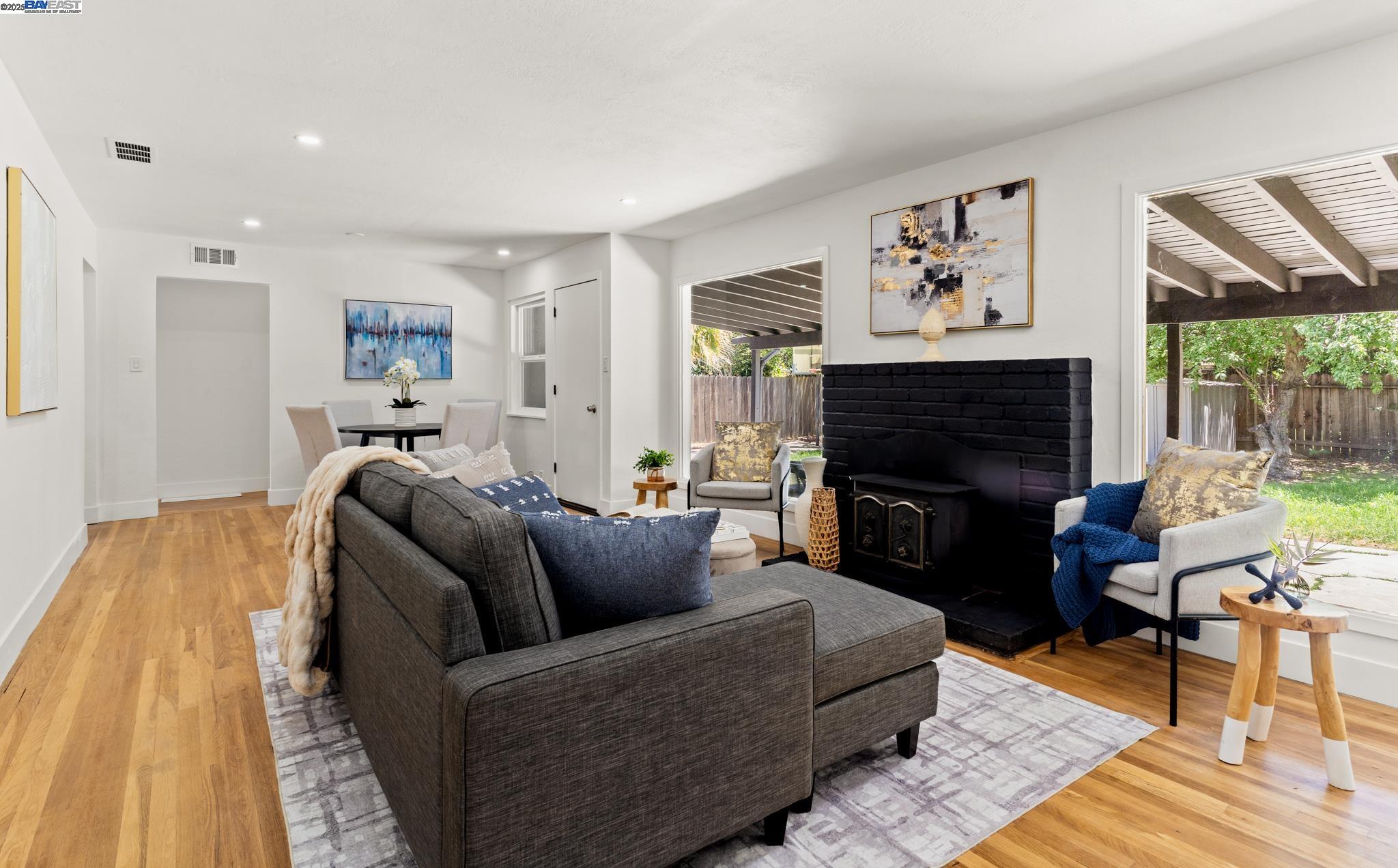 Detail Gallery Image 10 of 35 For 2726 De Ovan Ave, Stockton,  CA 95204 - 3 Beds | 2 Baths