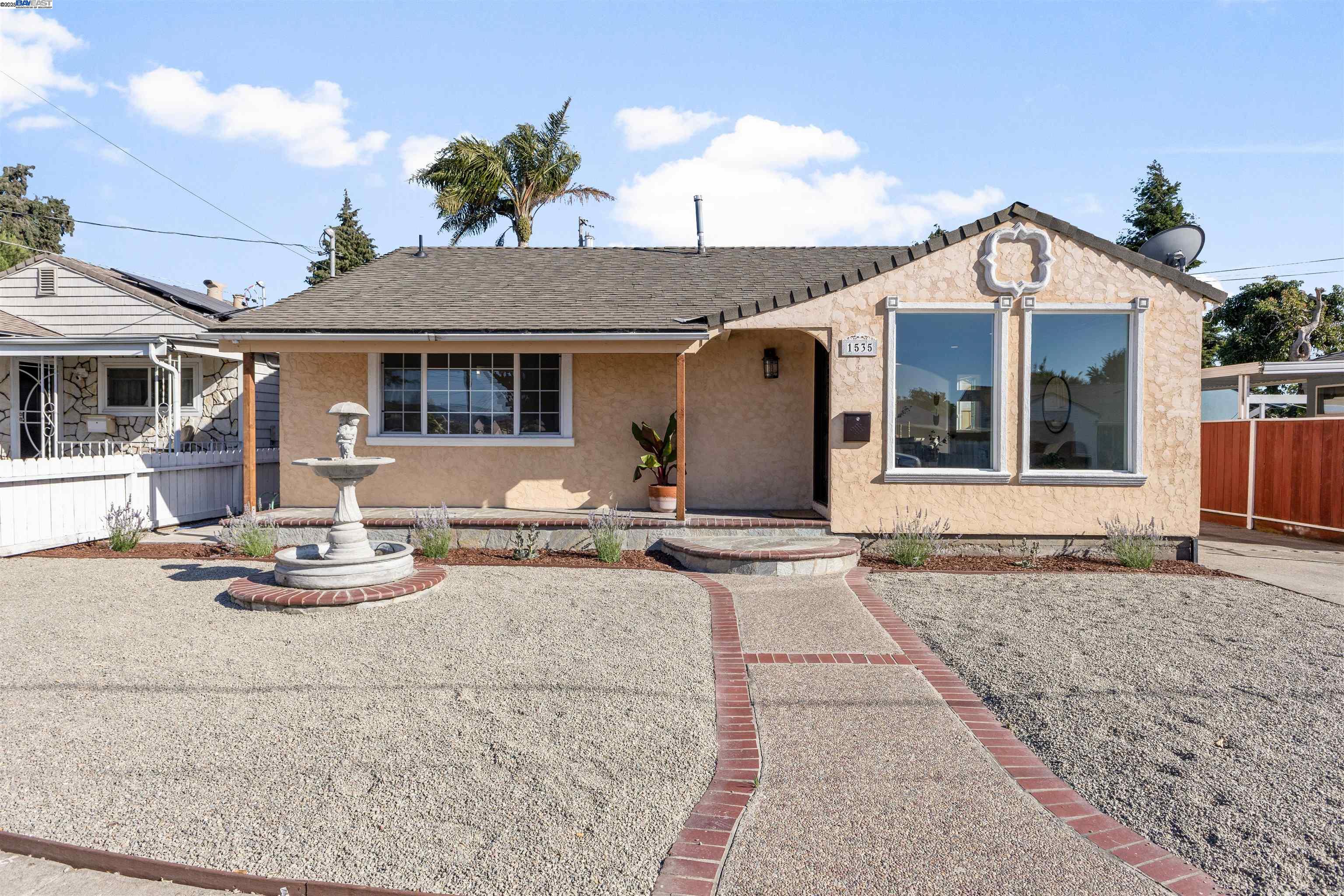 Detail Gallery Image 1 of 38 For 1535 Valley St, San Leandro,  CA 94577 - 3 Beds | 2 Baths