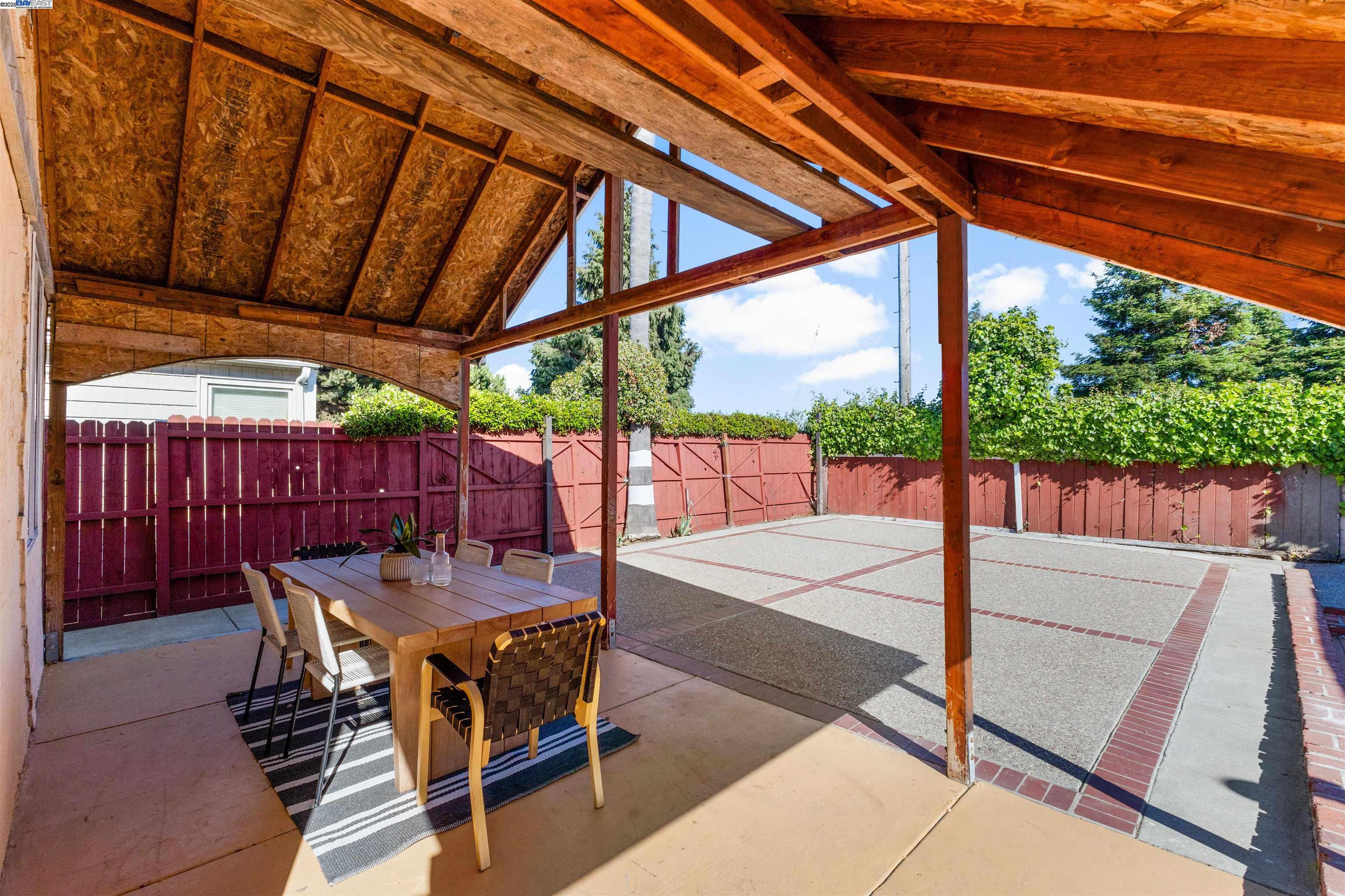 Detail Gallery Image 28 of 38 For 1535 Valley St, San Leandro,  CA 94577 - 3 Beds | 2 Baths