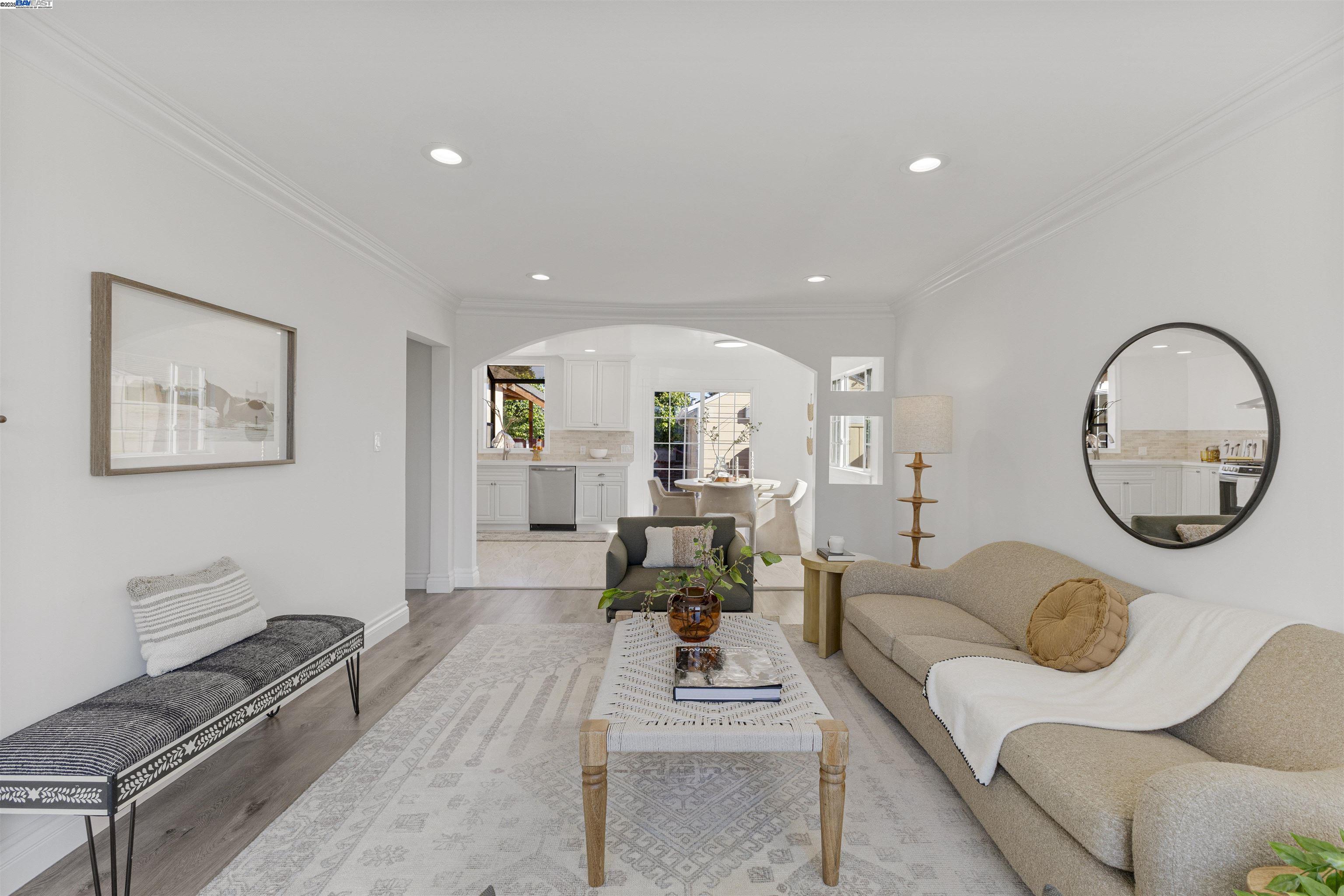 Detail Gallery Image 4 of 38 For 1535 Valley St, San Leandro,  CA 94577 - 3 Beds | 2 Baths