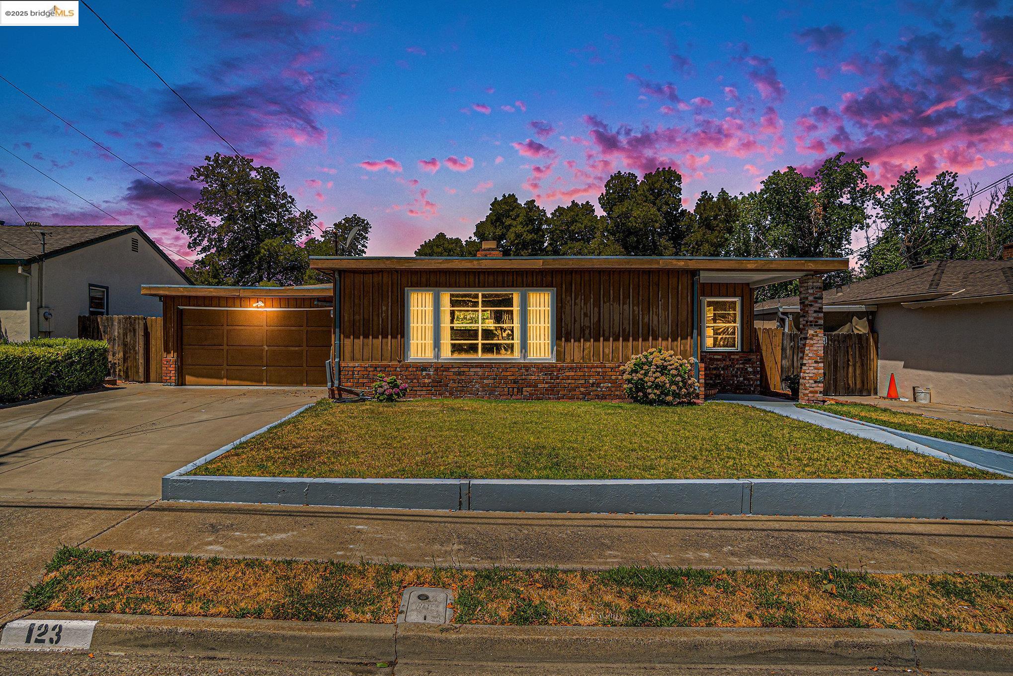 Detail Gallery Image 1 of 1 For 123 Campbell Ave, Antioch,  CA 94509 - 3 Beds | 1/1 Baths
