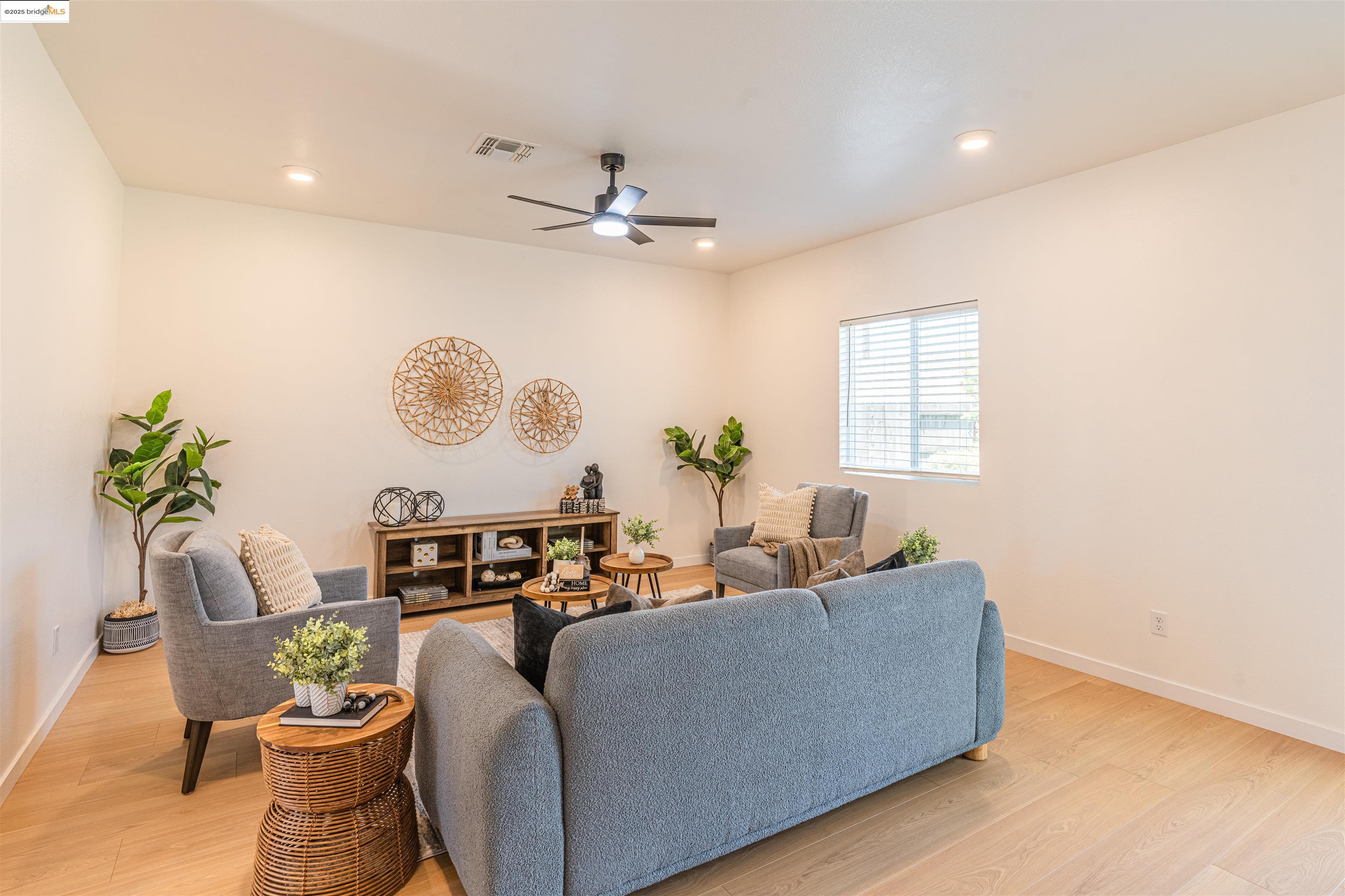 Detail Gallery Image 11 of 36 For 3119 Grizzly St, Merced,  CA 95341-8238 - 4 Beds | 2/1 Baths