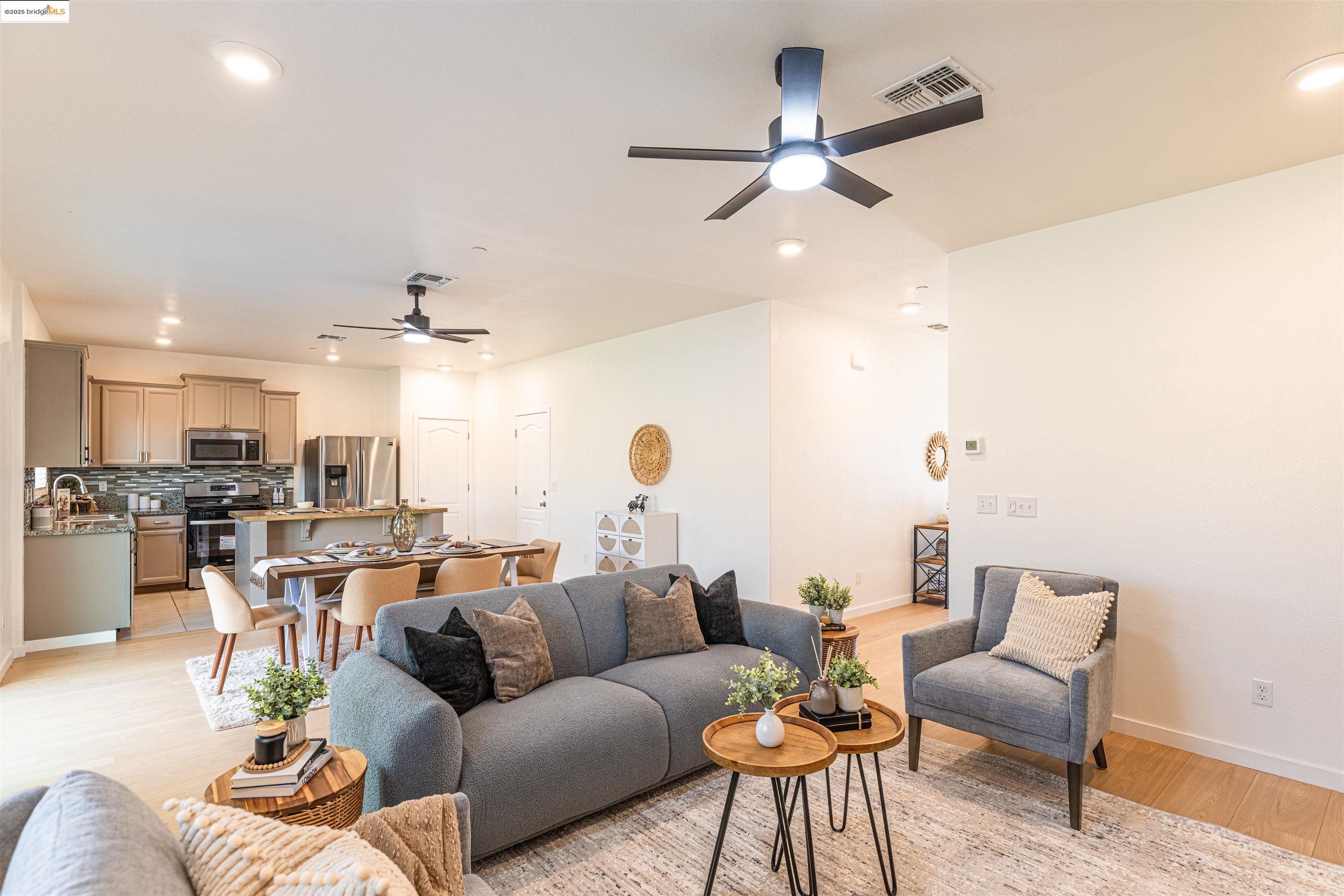 Detail Gallery Image 12 of 36 For 3119 Grizzly St, Merced,  CA 95341-8238 - 4 Beds | 2/1 Baths