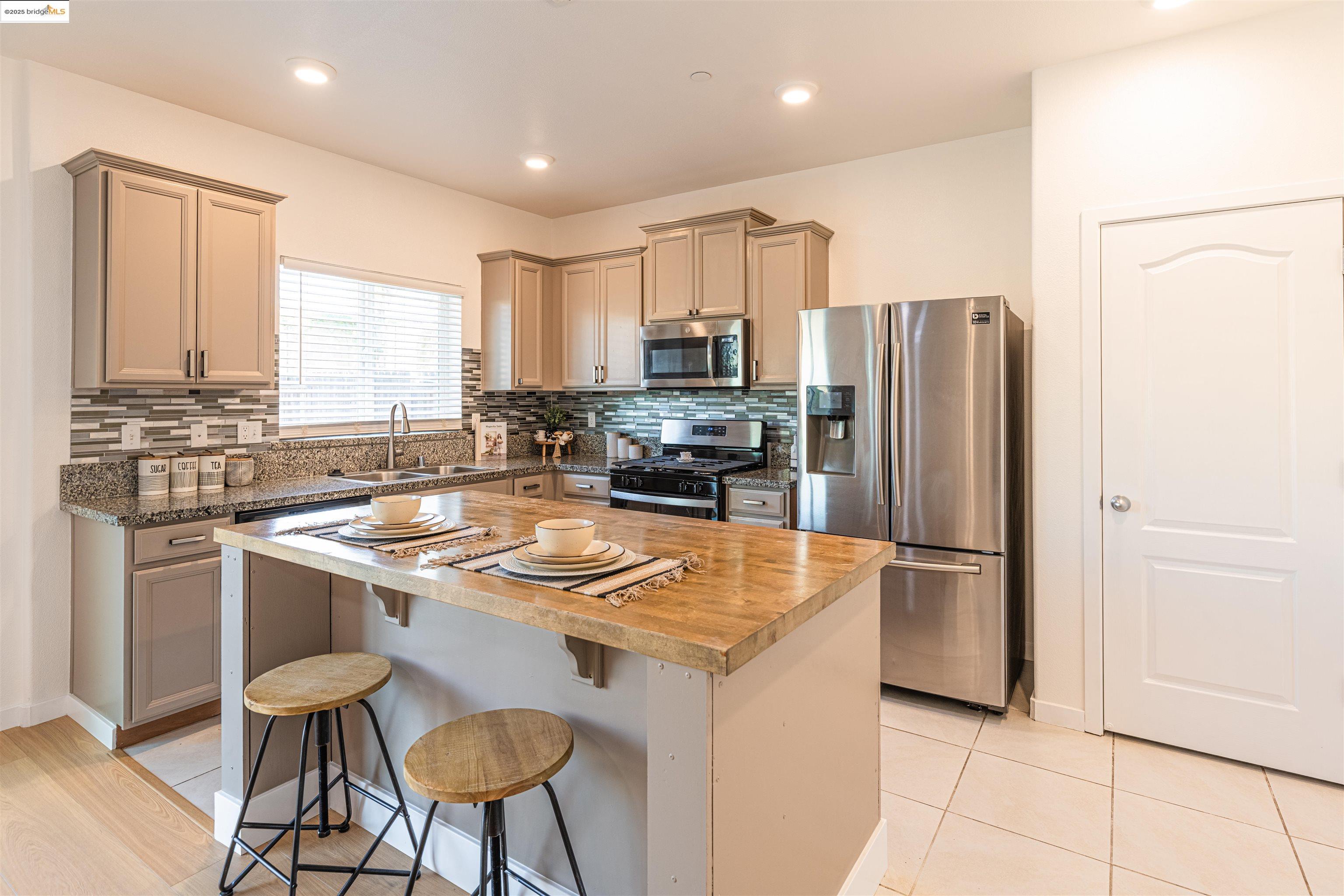 Detail Gallery Image 15 of 36 For 3119 Grizzly St, Merced,  CA 95341-8238 - 4 Beds | 2/1 Baths
