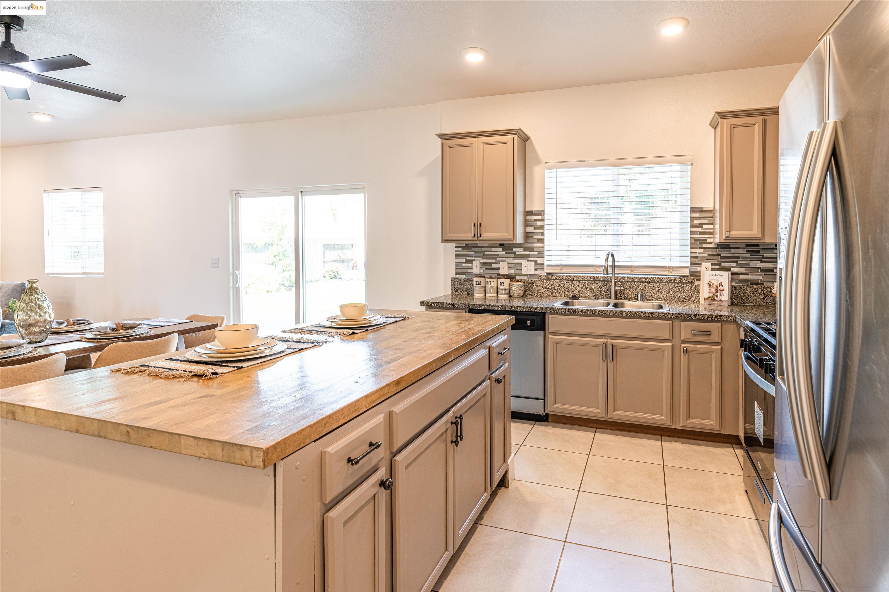 Detail Gallery Image 16 of 36 For 3119 Grizzly St, Merced,  CA 95341-8238 - 4 Beds | 2/1 Baths