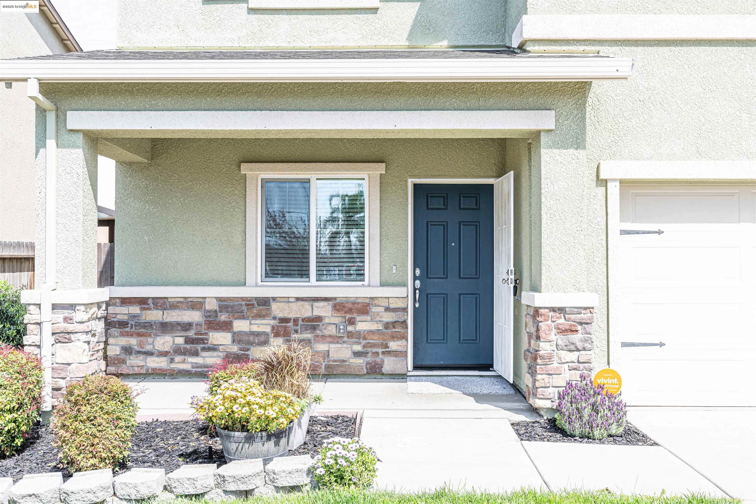 Detail Gallery Image 4 of 36 For 3119 Grizzly St, Merced,  CA 95341-8238 - 4 Beds | 2/1 Baths