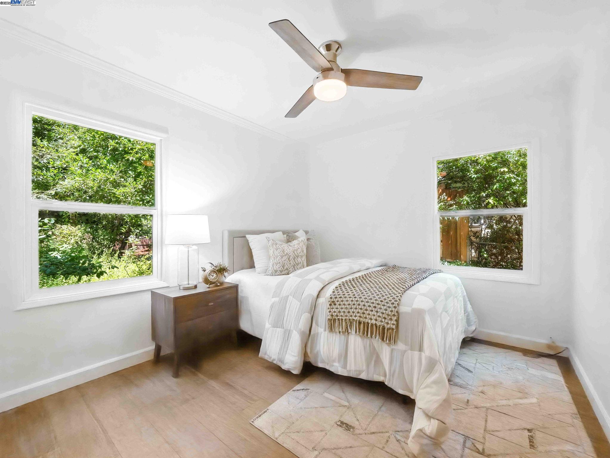 Detail Gallery Image 12 of 36 For 160 Moraga Way, Orinda,  CA 94563 - 3 Beds | 2/1 Baths