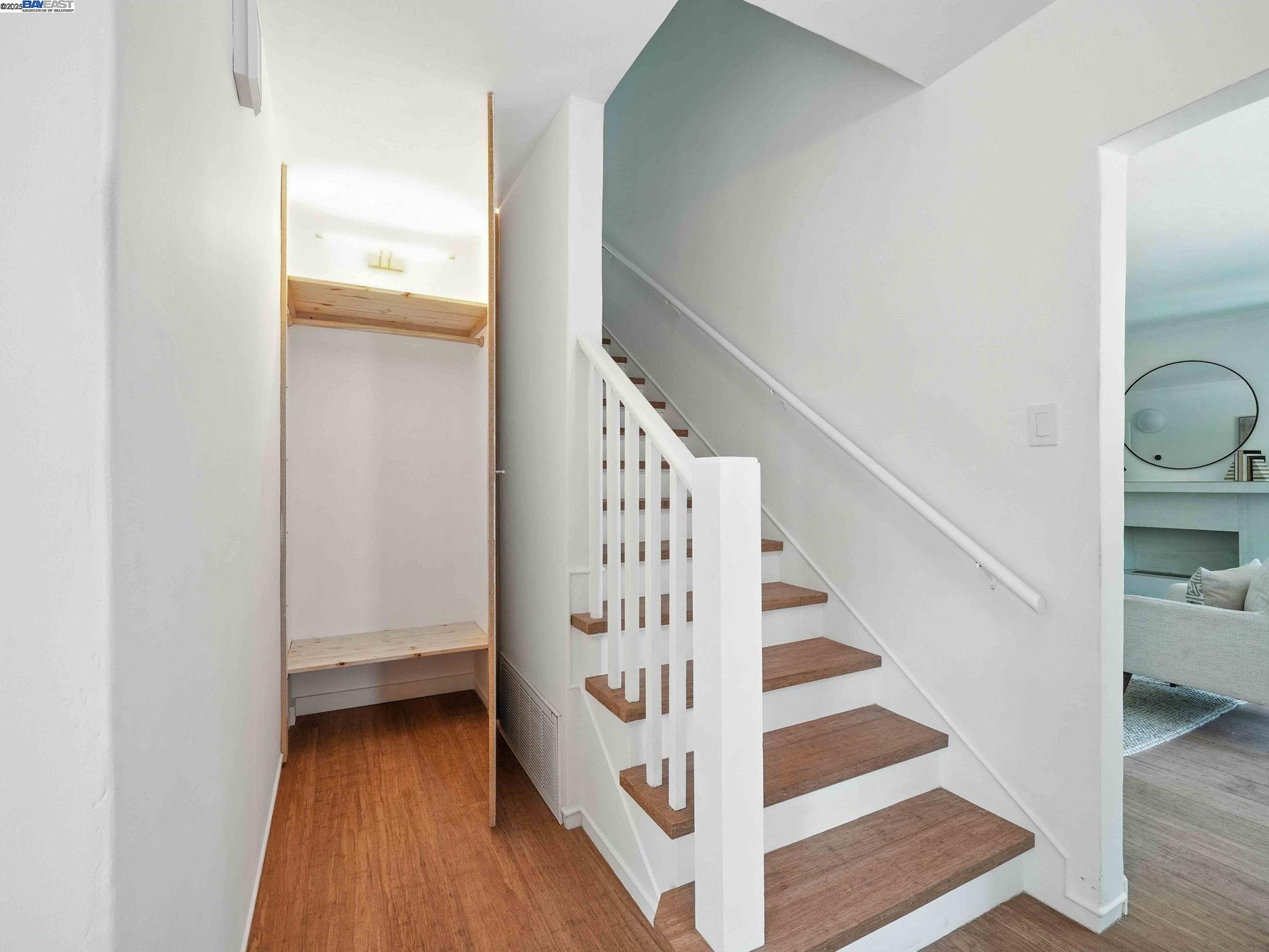 Detail Gallery Image 15 of 36 For 160 Moraga Way, Orinda,  CA 94563 - 3 Beds | 2/1 Baths