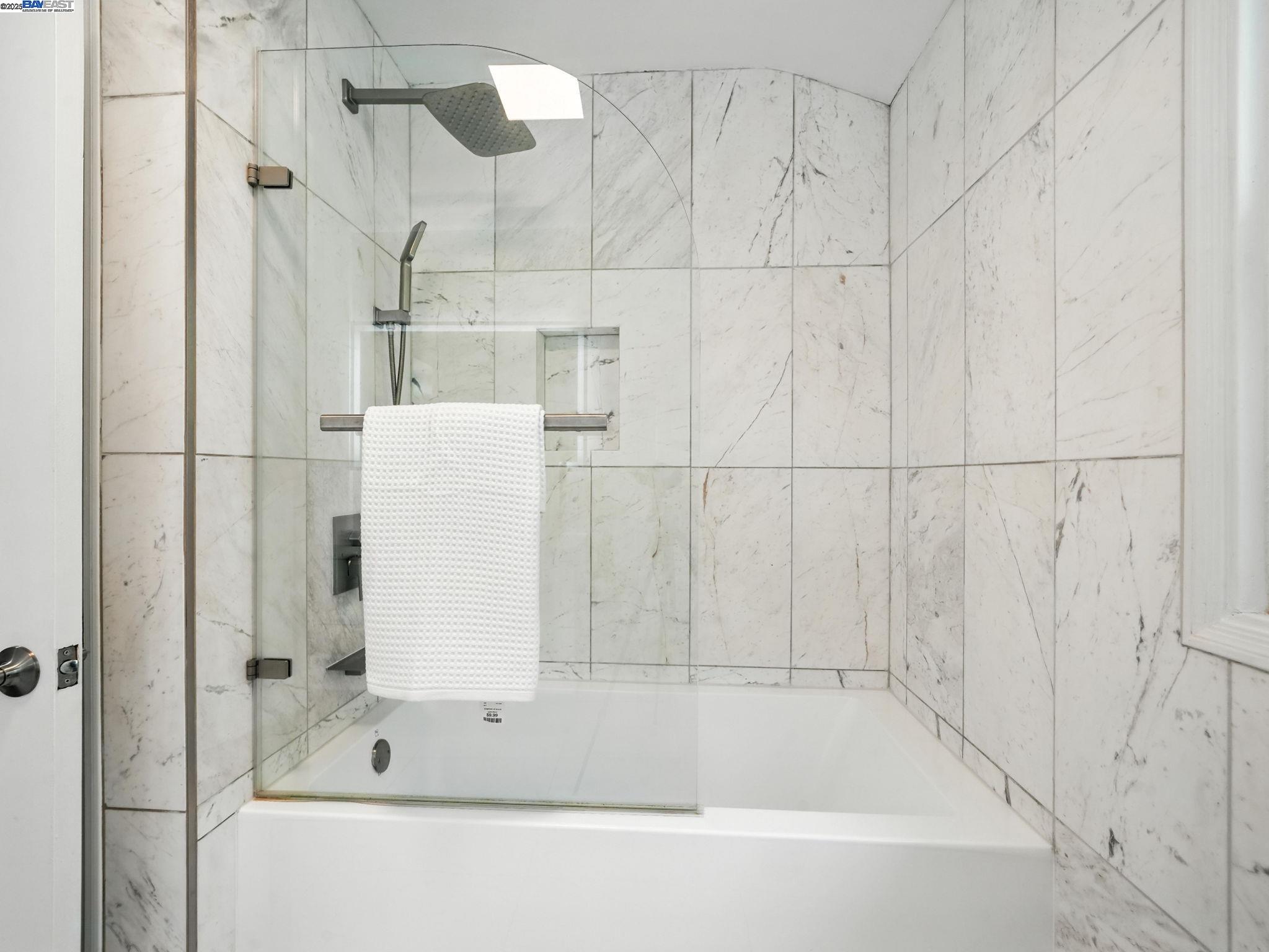 Detail Gallery Image 21 of 36 For 160 Moraga Way, Orinda,  CA 94563 - 3 Beds | 2/1 Baths
