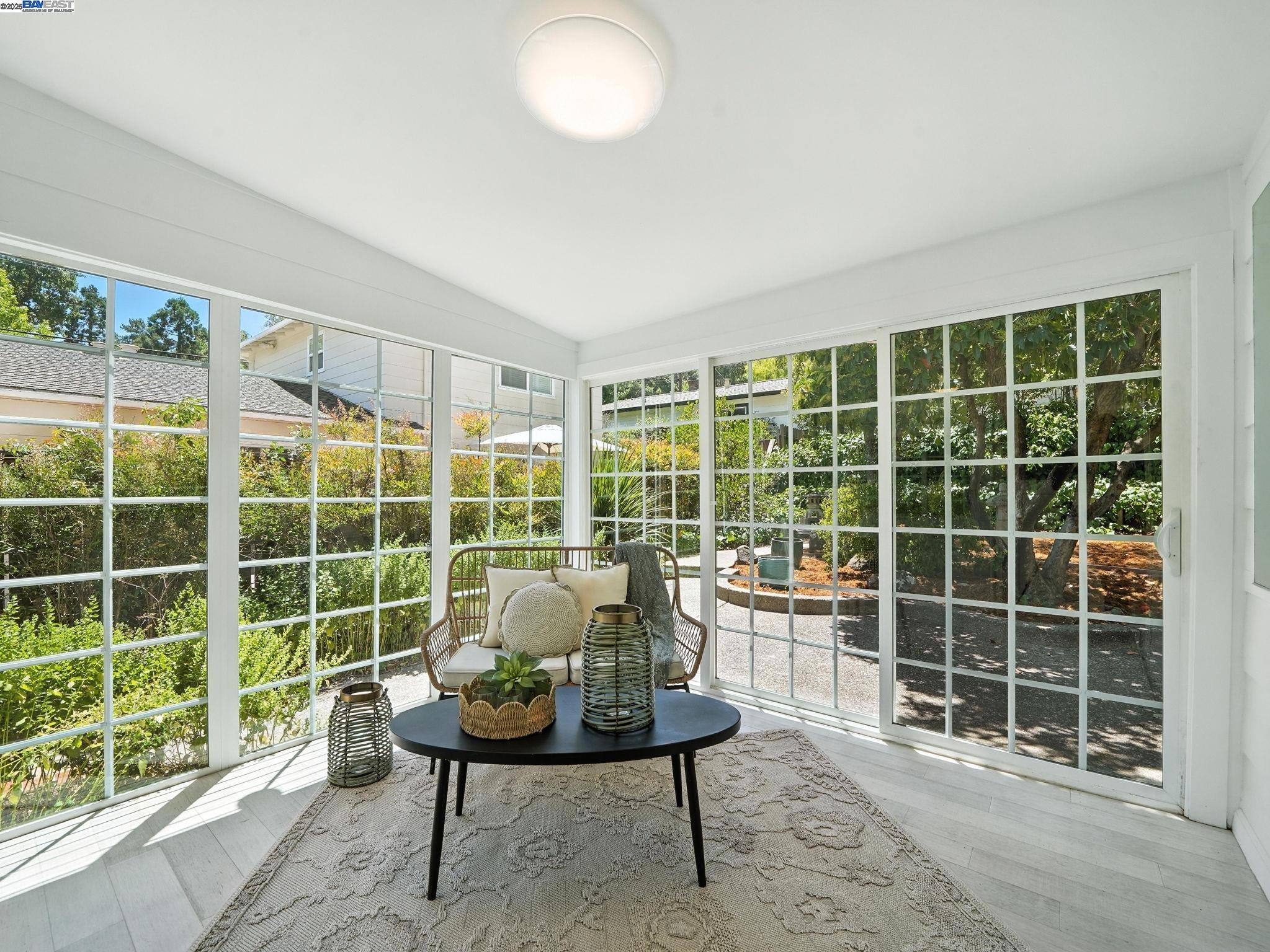 Detail Gallery Image 22 of 36 For 160 Moraga Way, Orinda,  CA 94563 - 3 Beds | 2/1 Baths