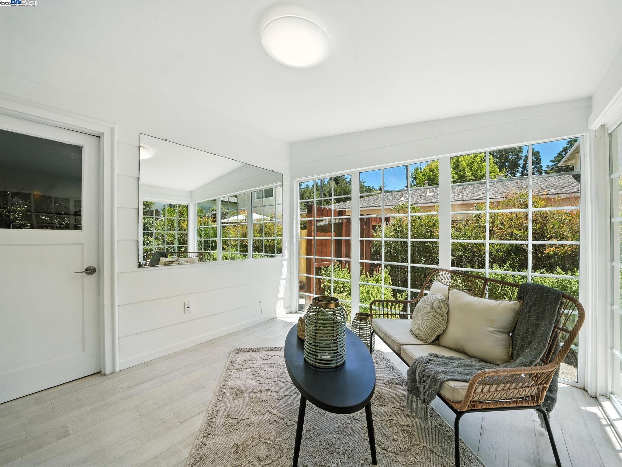 Detail Gallery Image 25 of 36 For 160 Moraga Way, Orinda,  CA 94563 - 3 Beds | 2/1 Baths
