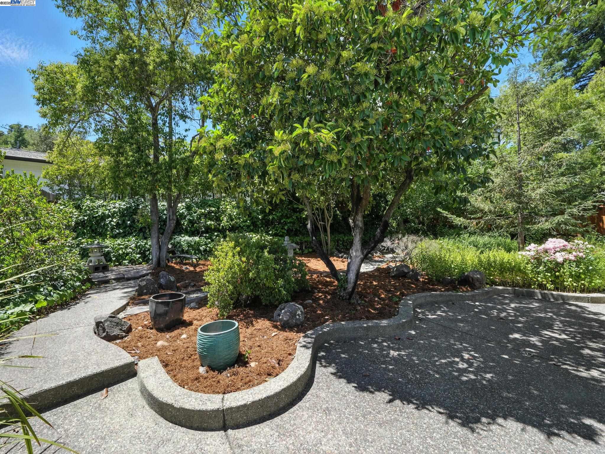 Detail Gallery Image 28 of 36 For 160 Moraga Way, Orinda,  CA 94563 - 3 Beds | 2/1 Baths