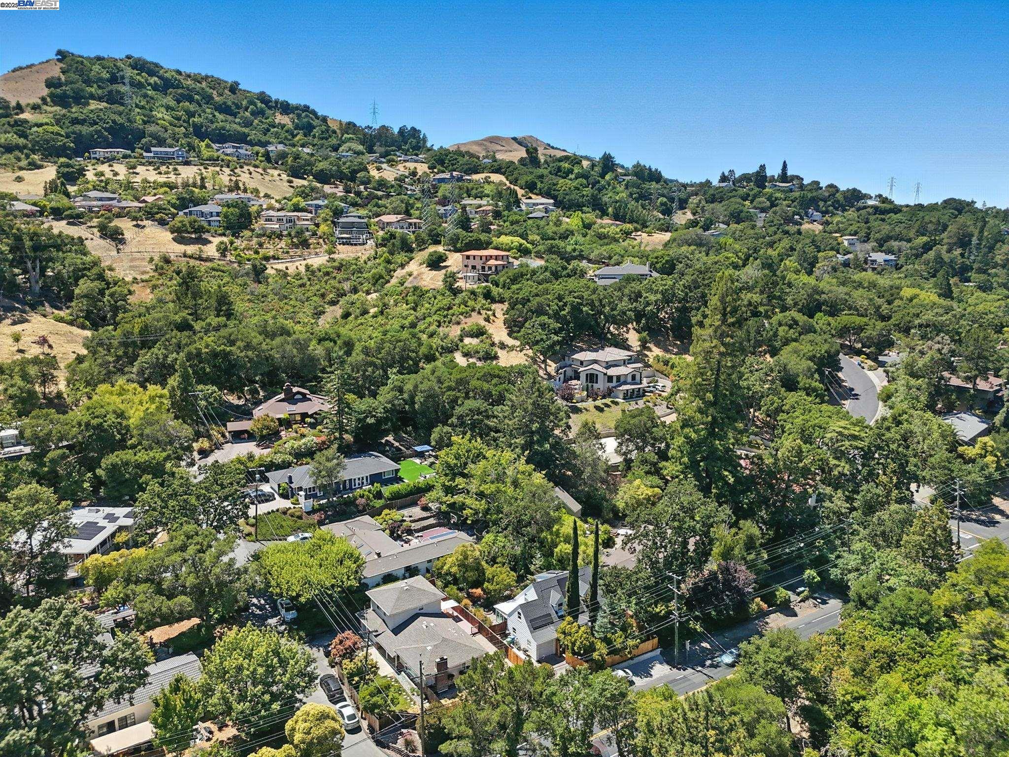 Detail Gallery Image 32 of 36 For 160 Moraga Way, Orinda,  CA 94563 - 3 Beds | 2/1 Baths