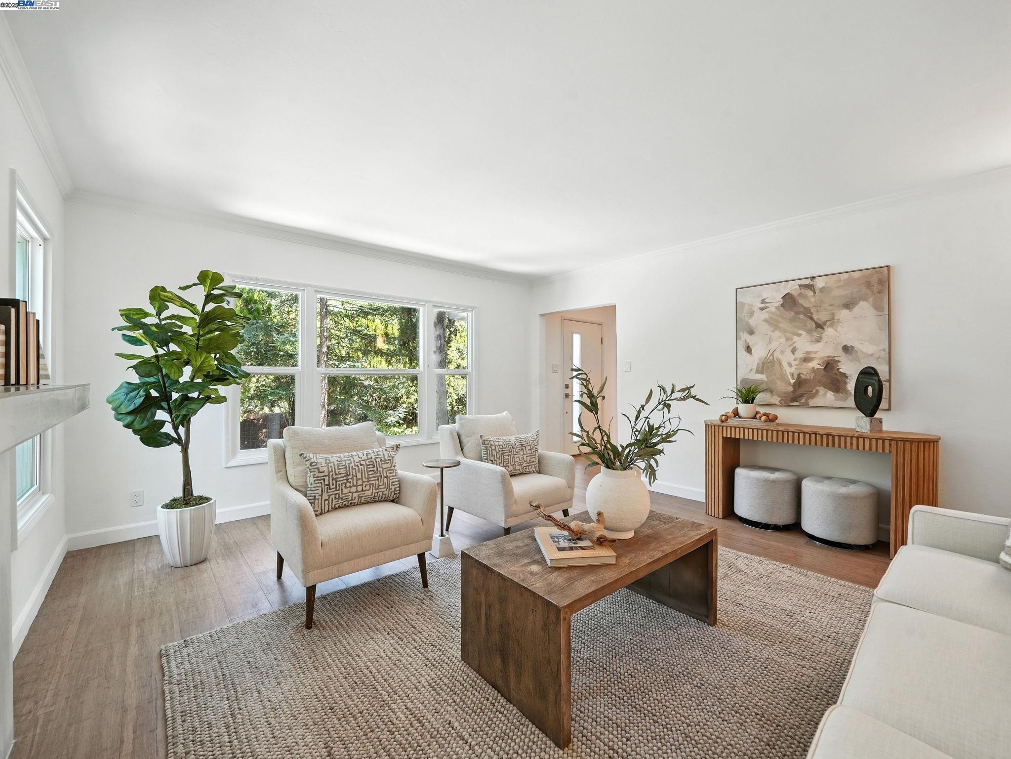 Detail Gallery Image 6 of 36 For 160 Moraga Way, Orinda,  CA 94563 - 3 Beds | 2/1 Baths