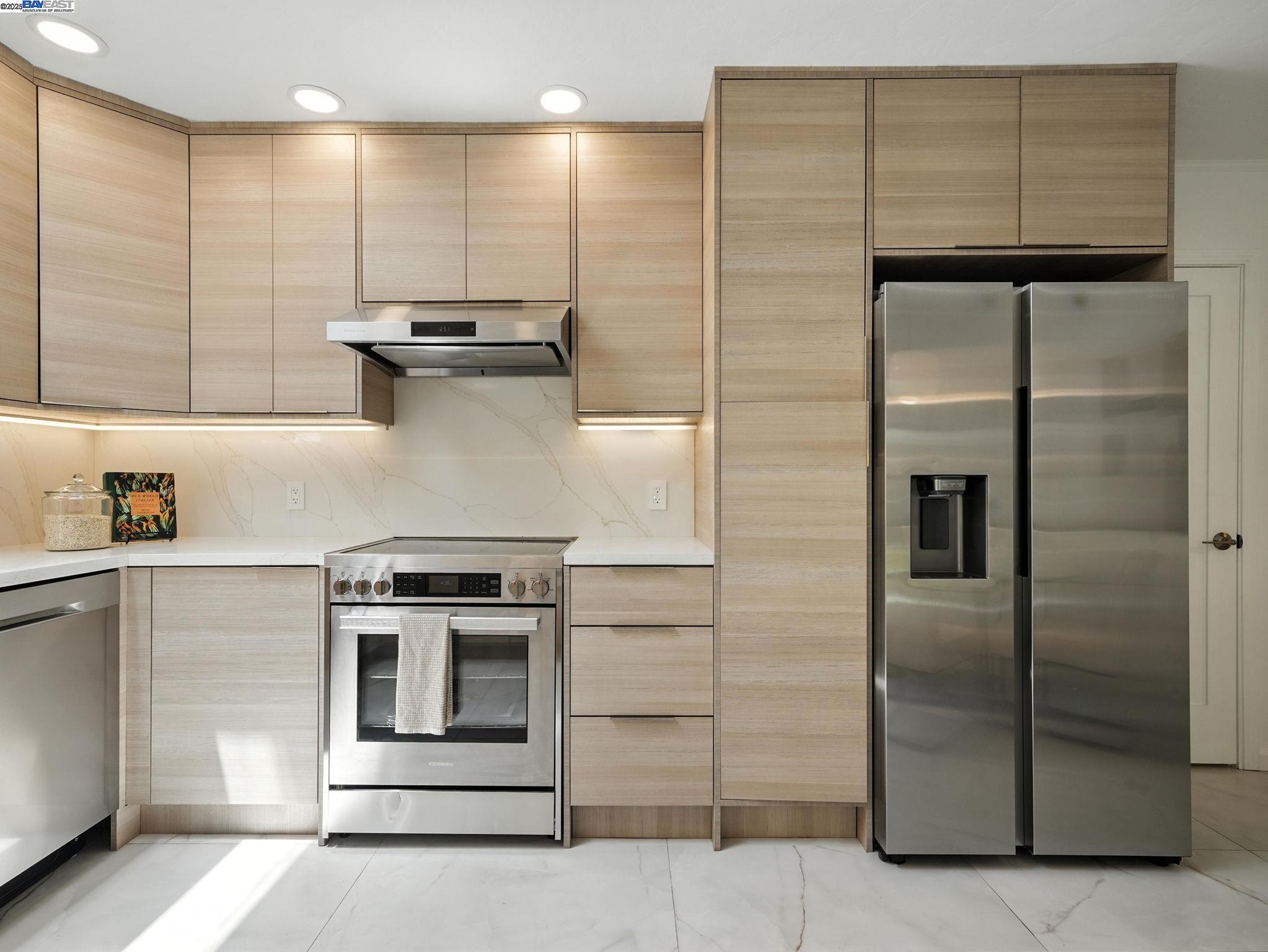Detail Gallery Image 9 of 36 For 160 Moraga Way, Orinda,  CA 94563 - 3 Beds | 2/1 Baths