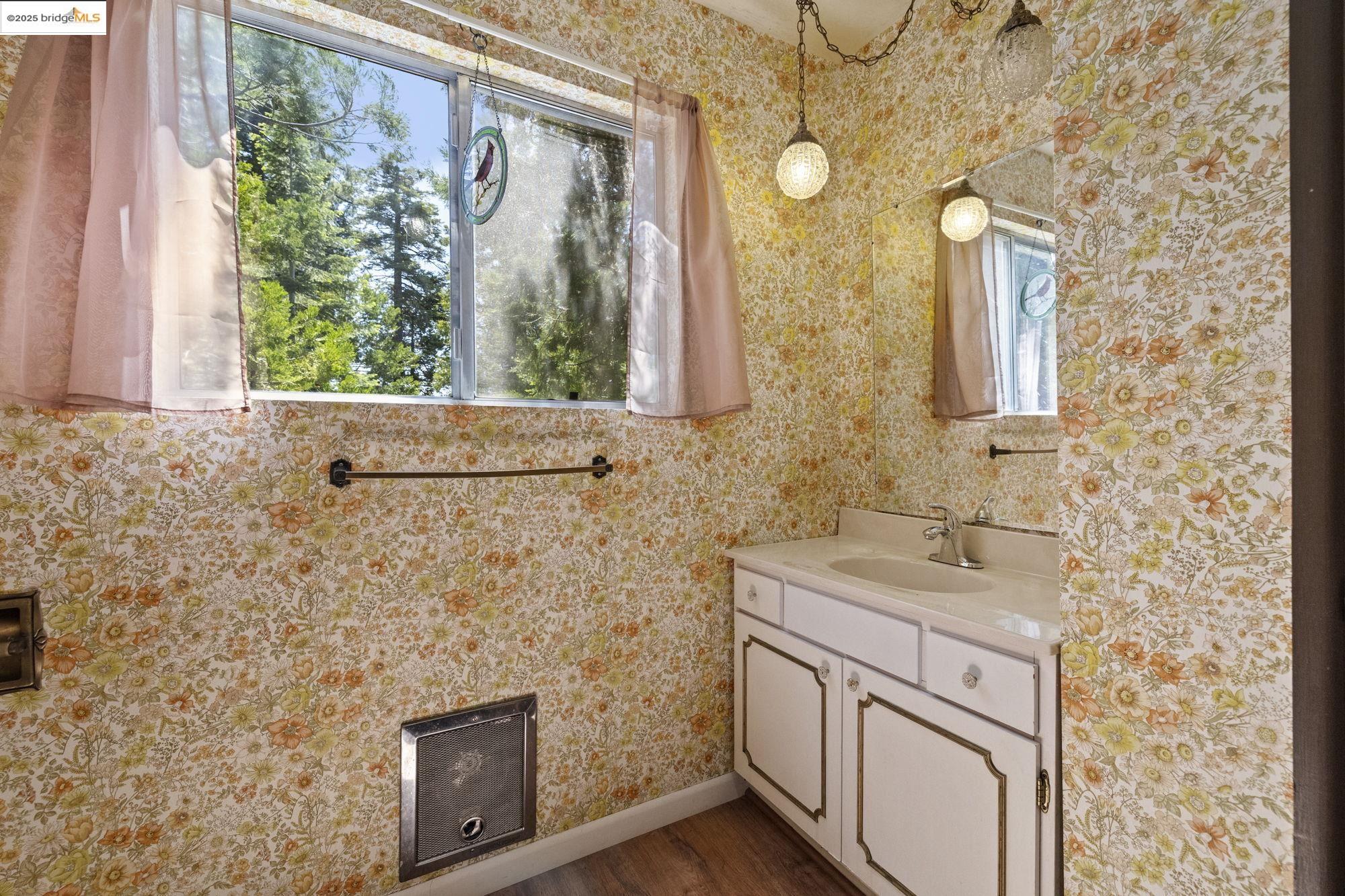 Detail Gallery Image 26 of 29 For 27086 Summerhill Drive, Strawberry,  CA 95375 - 3 Beds | 2/1 Baths