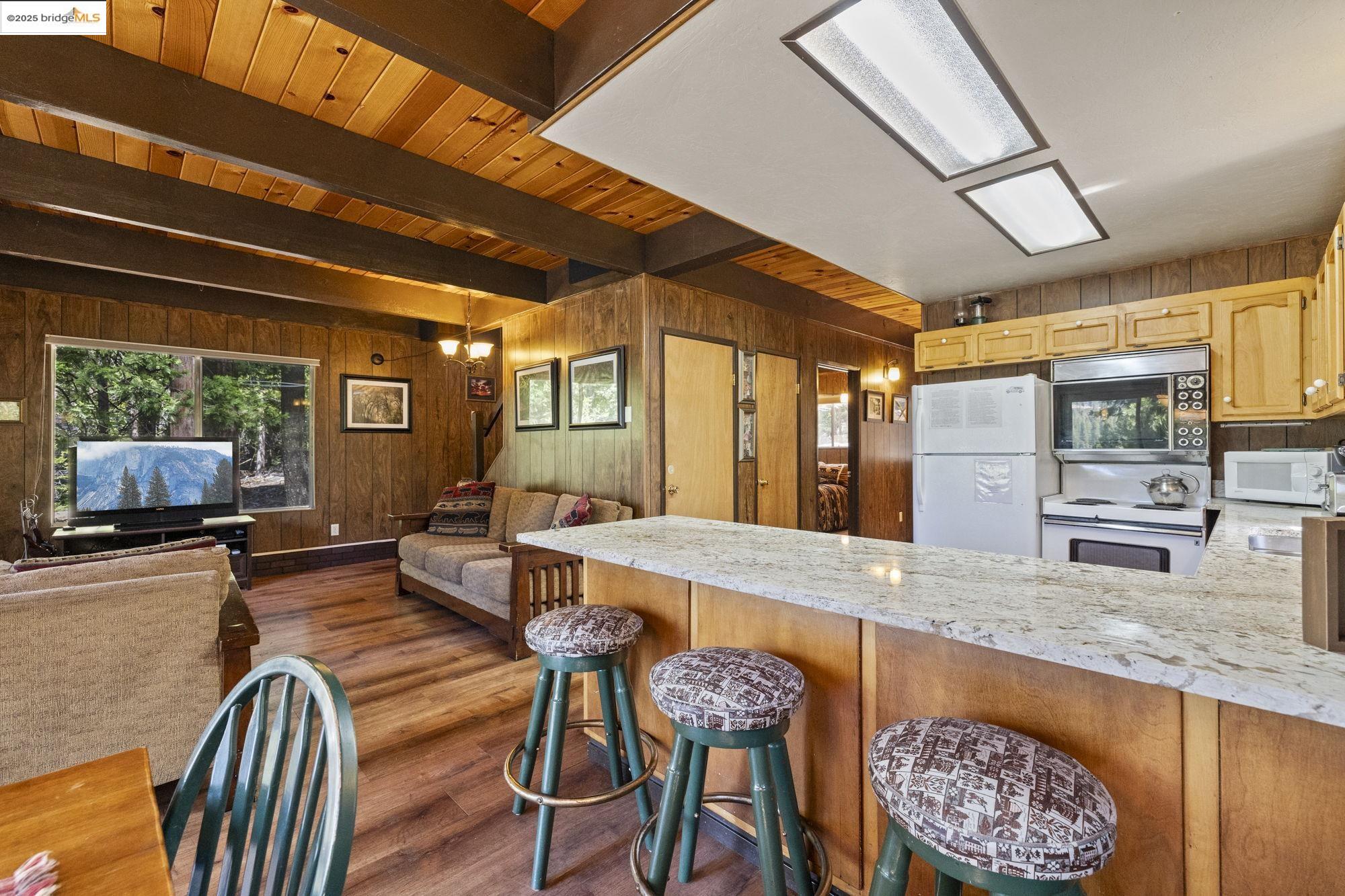 Detail Gallery Image 7 of 29 For 27086 Summerhill Drive, Strawberry,  CA 95375 - 3 Beds | 2/1 Baths