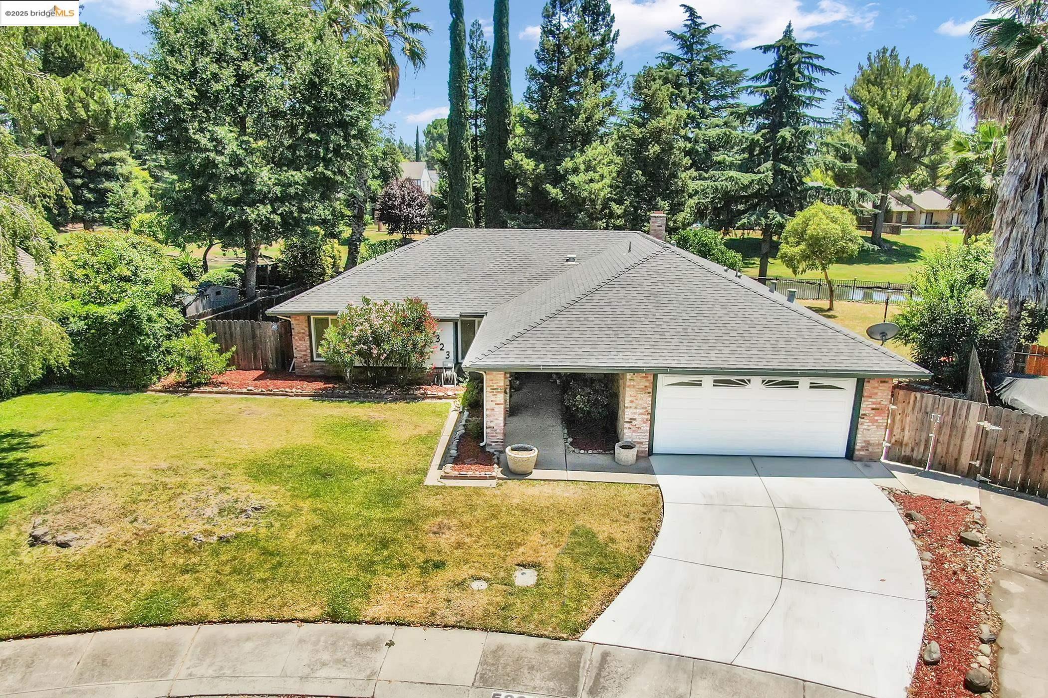 Detail Gallery Image 2 of 43 For 5323 Virtue Arc Dr, Stockton,  CA 95207 - 4 Beds | 2 Baths