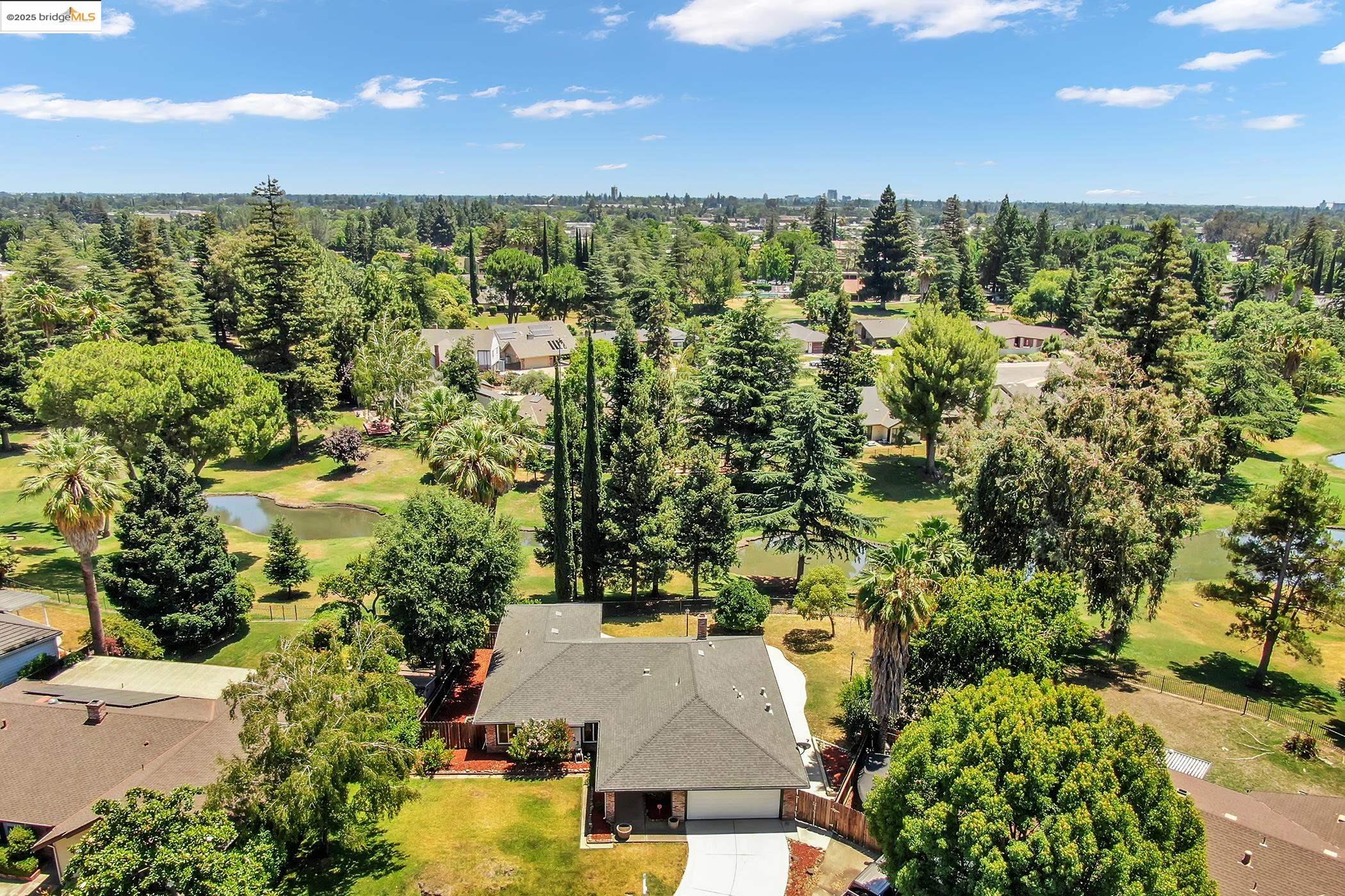Detail Gallery Image 4 of 43 For 5323 Virtue Arc Dr, Stockton,  CA 95207 - 4 Beds | 2 Baths
