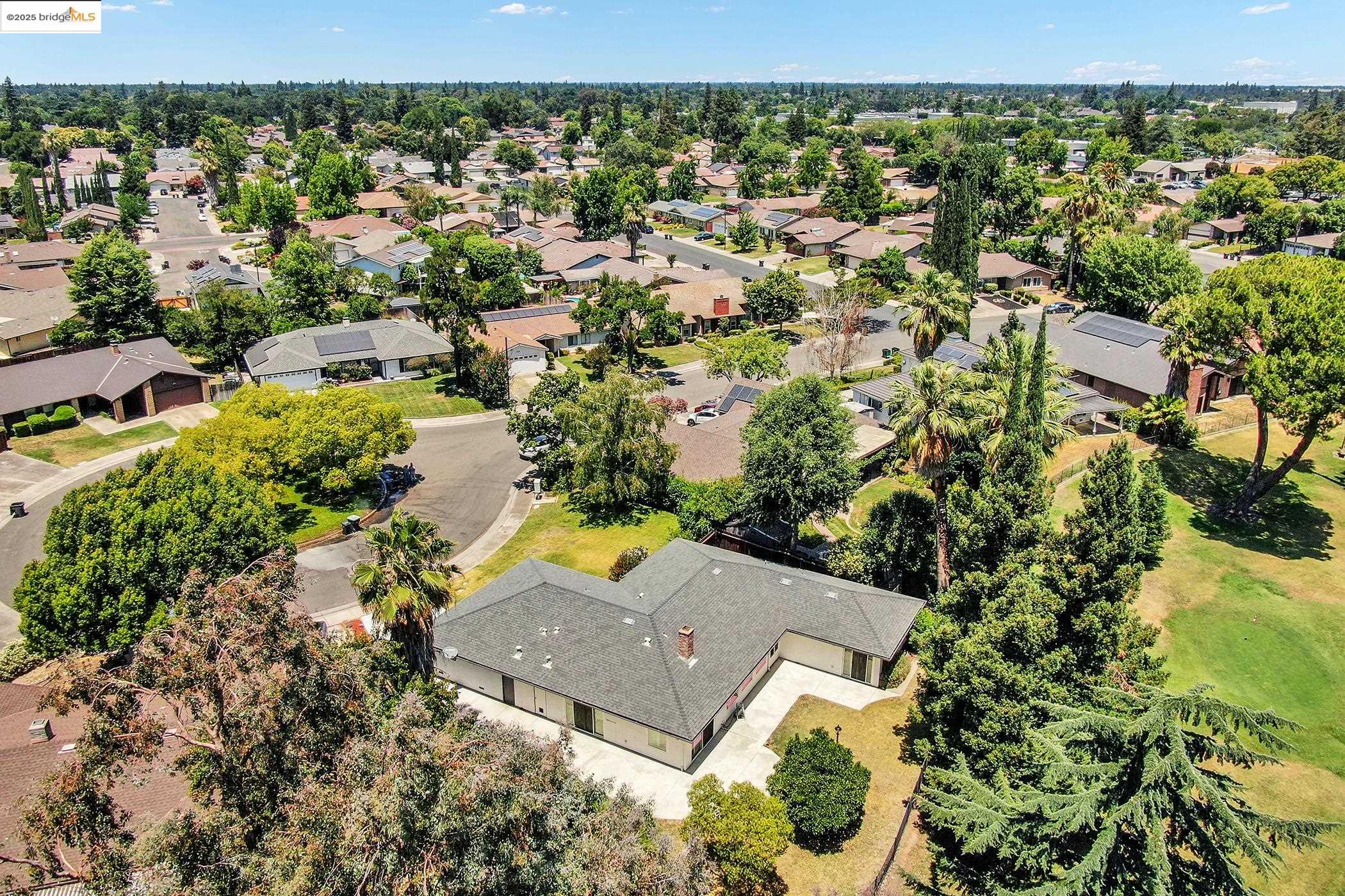 Detail Gallery Image 5 of 43 For 5323 Virtue Arc Dr, Stockton,  CA 95207 - 4 Beds | 2 Baths