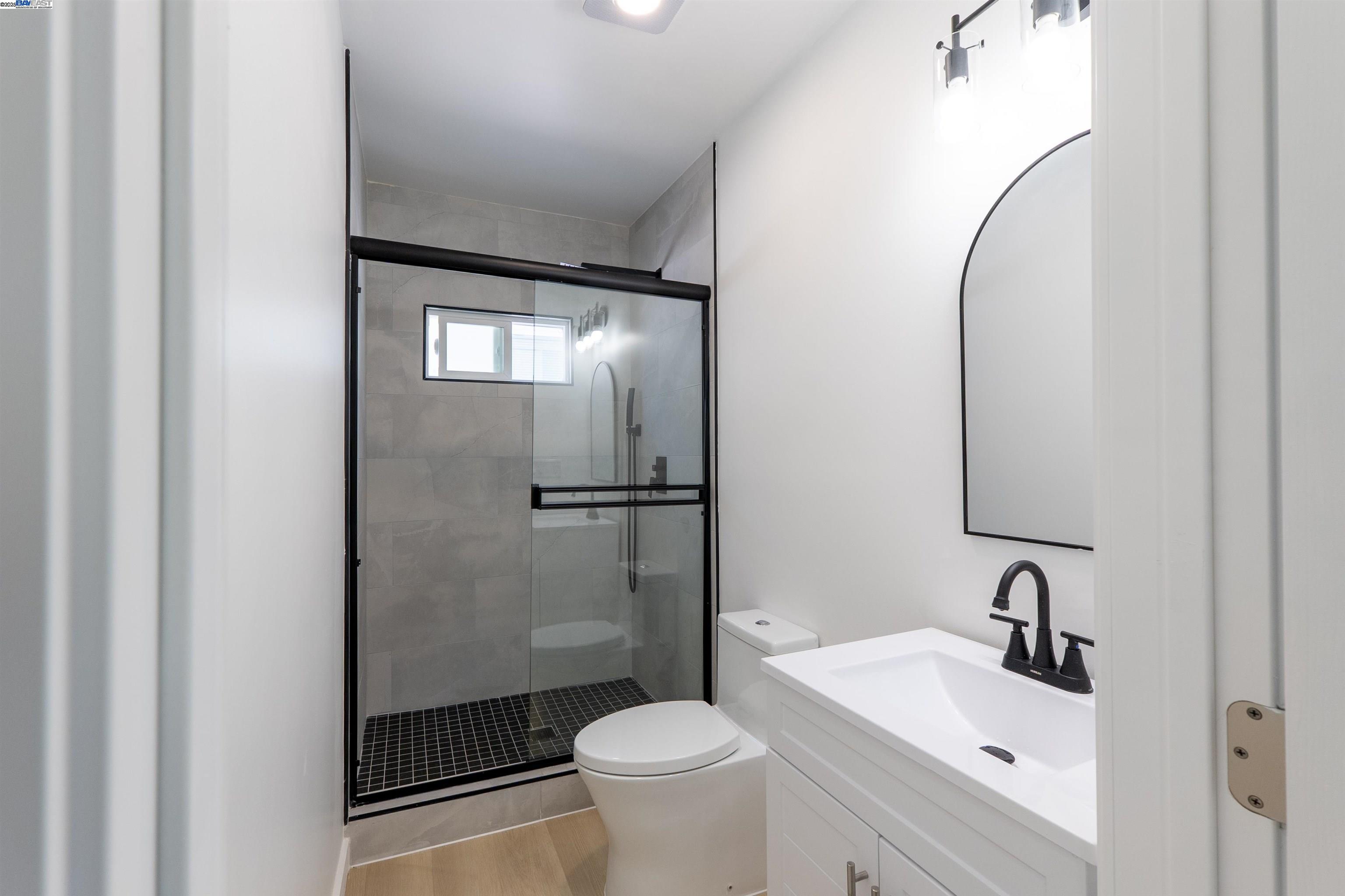 Detail Gallery Image 22 of 50 For 1276 64th Ave, Oakland,  CA 94621 - 2 Beds | 1 Baths