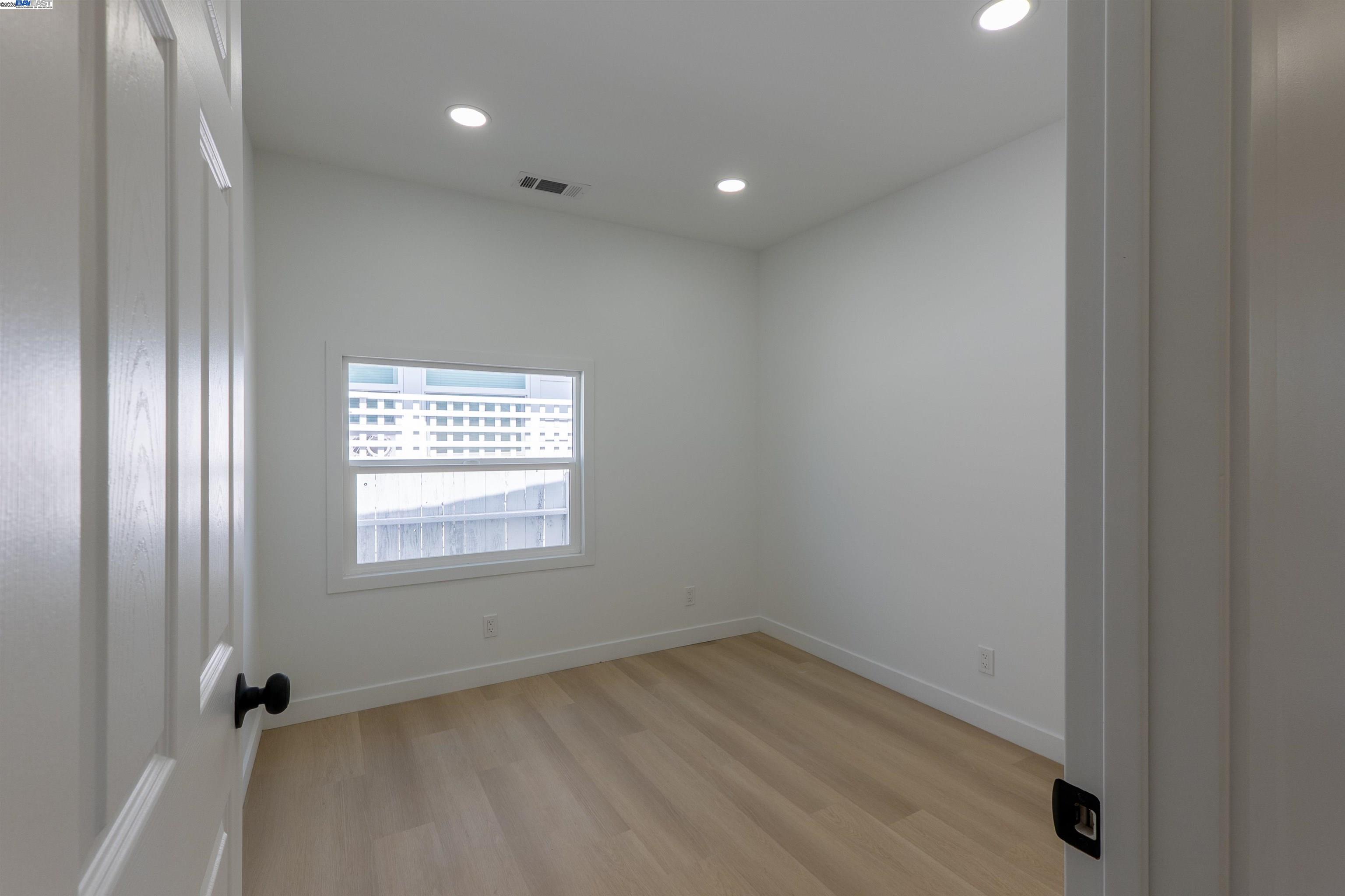 Detail Gallery Image 26 of 50 For 1276 64th Ave, Oakland,  CA 94621 - 2 Beds | 1 Baths