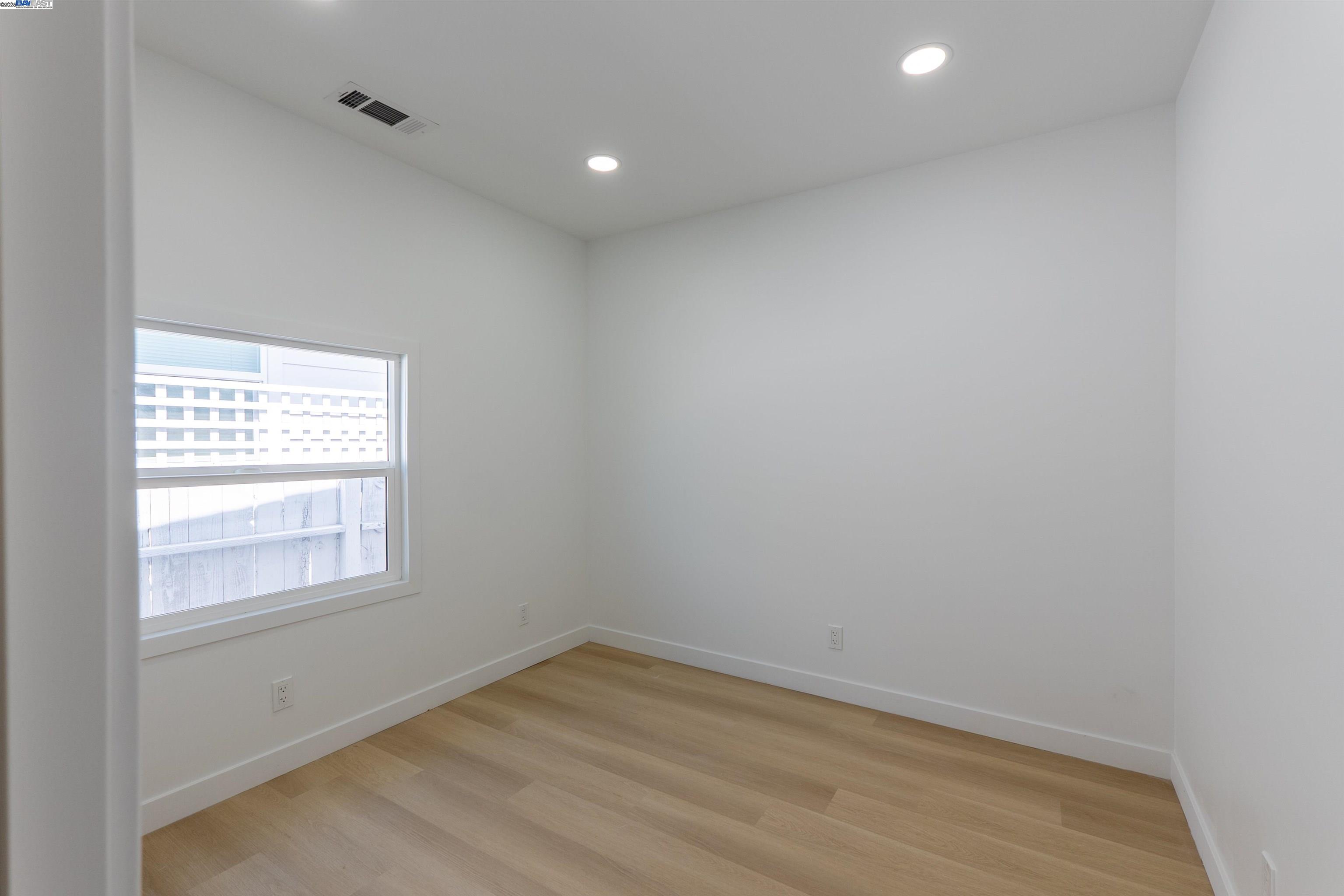 Detail Gallery Image 30 of 50 For 1276 64th Ave, Oakland,  CA 94621 - 2 Beds | 1 Baths