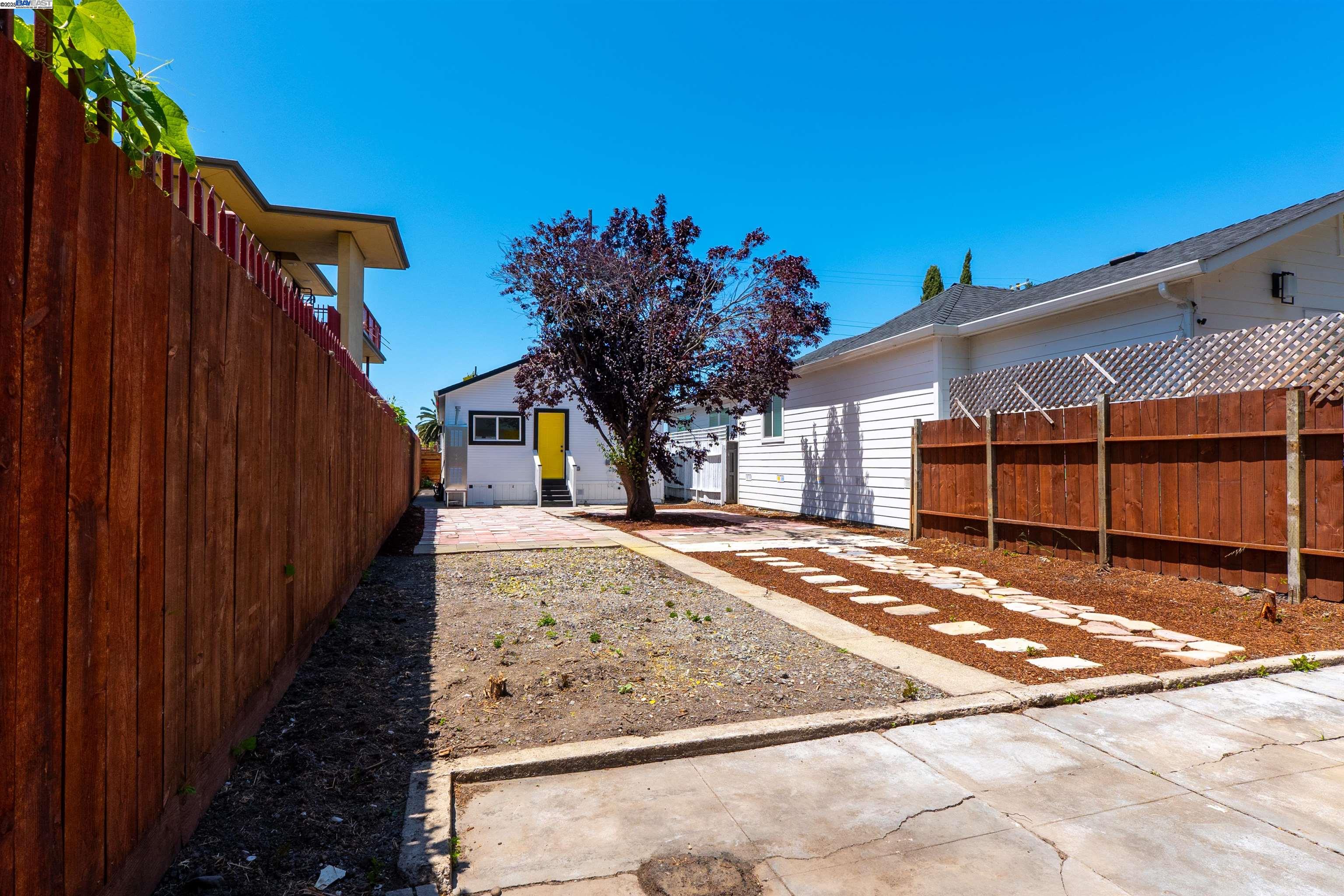 Detail Gallery Image 45 of 50 For 1276 64th Ave, Oakland,  CA 94621 - 2 Beds | 1 Baths