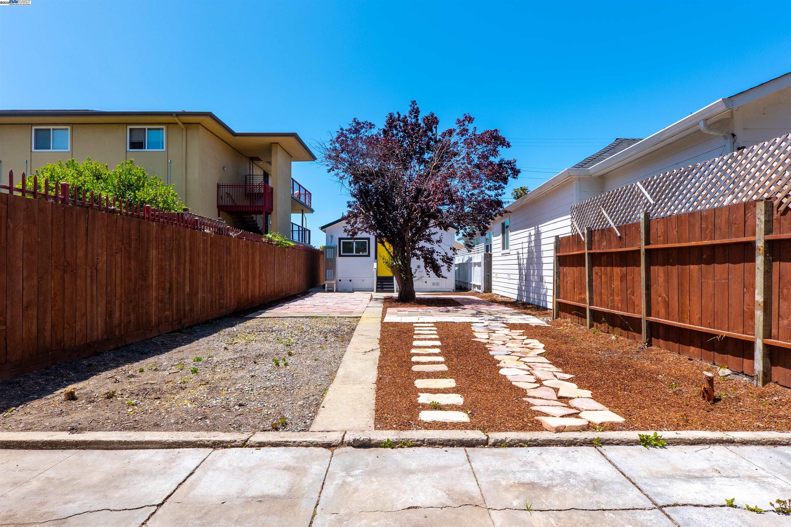 Detail Gallery Image 46 of 50 For 1276 64th Ave, Oakland,  CA 94621 - 2 Beds | 1 Baths