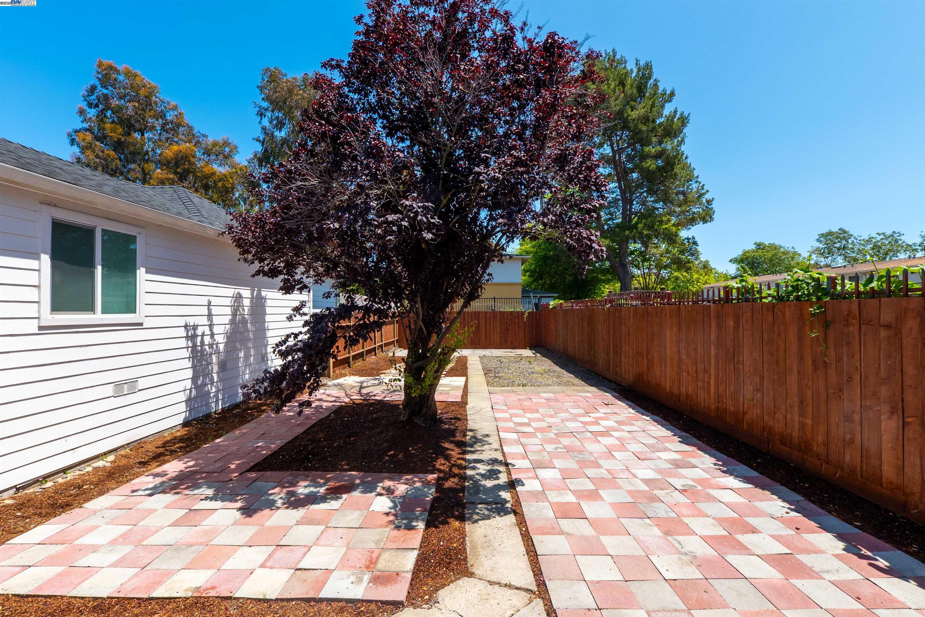 Detail Gallery Image 49 of 50 For 1276 64th Ave, Oakland,  CA 94621 - 2 Beds | 1 Baths