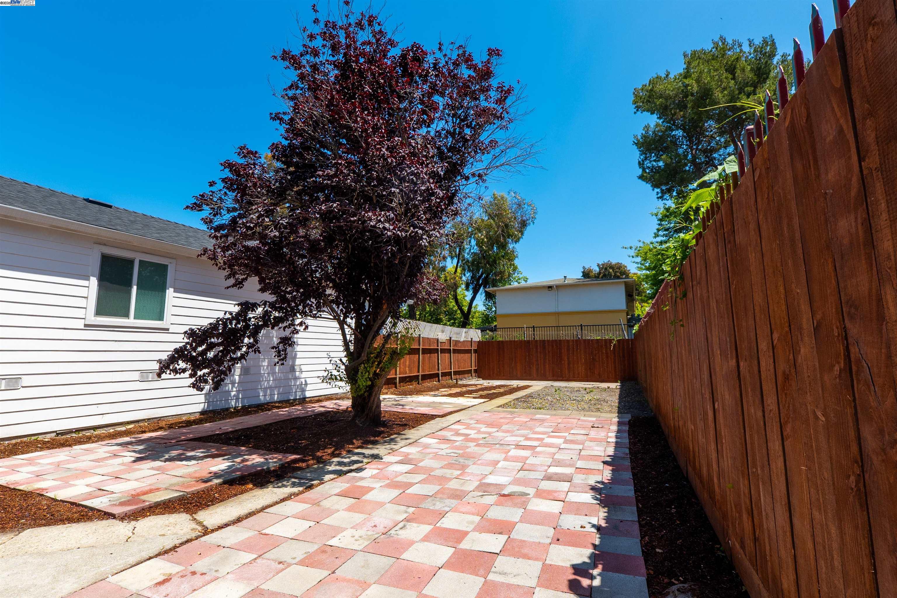 Detail Gallery Image 50 of 50 For 1276 64th Ave, Oakland,  CA 94621 - 2 Beds | 1 Baths