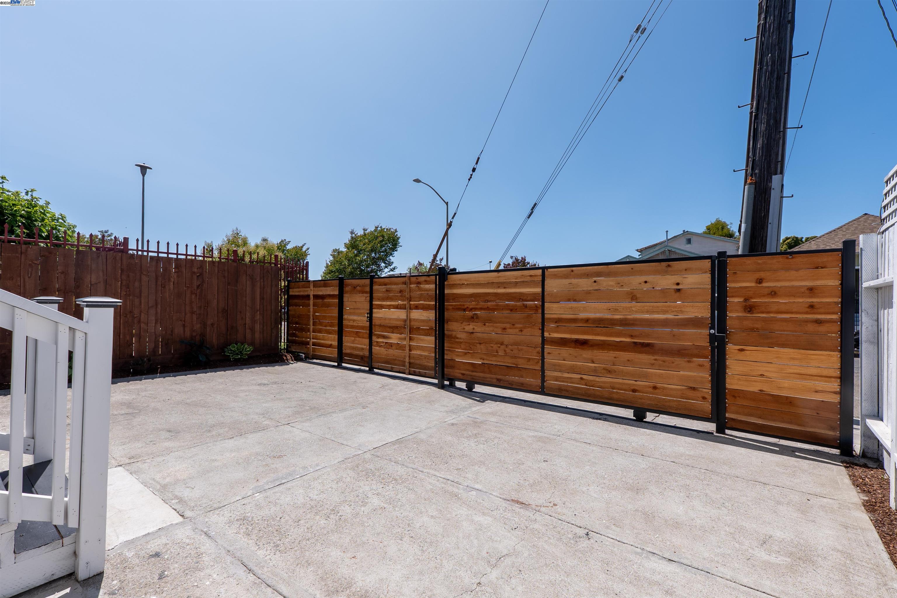 Detail Gallery Image 6 of 50 For 1276 64th Ave, Oakland,  CA 94621 - 2 Beds | 1 Baths