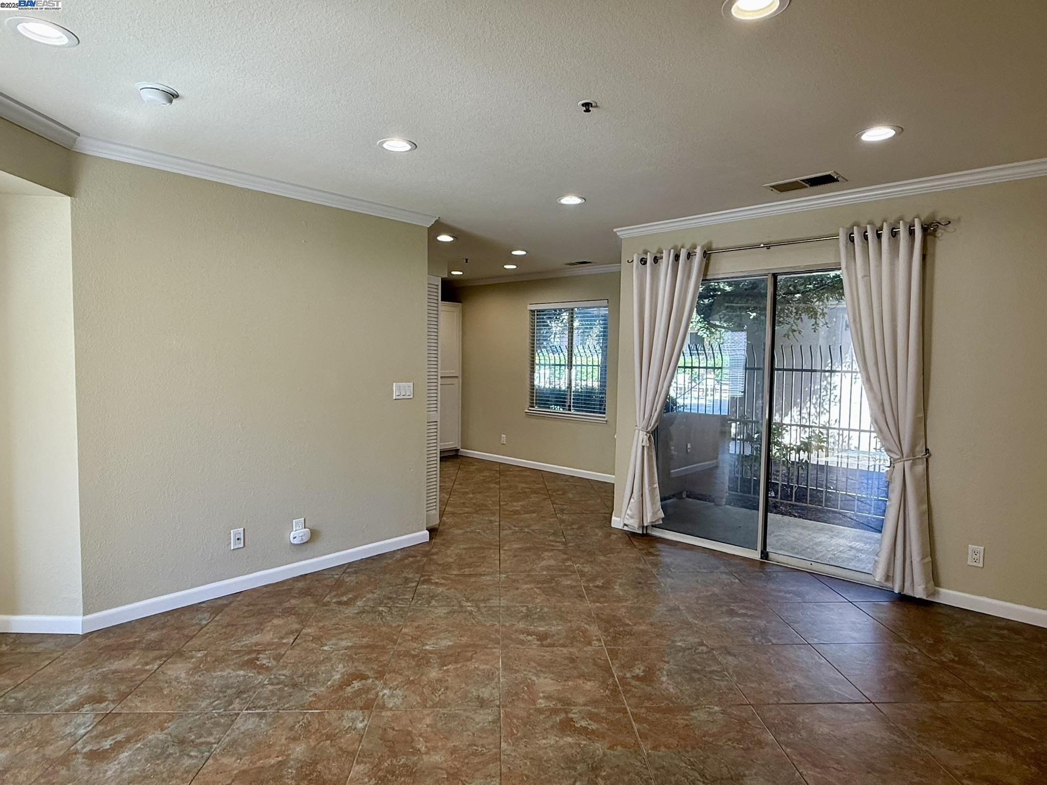 Photo #3: 41103483 Listing 