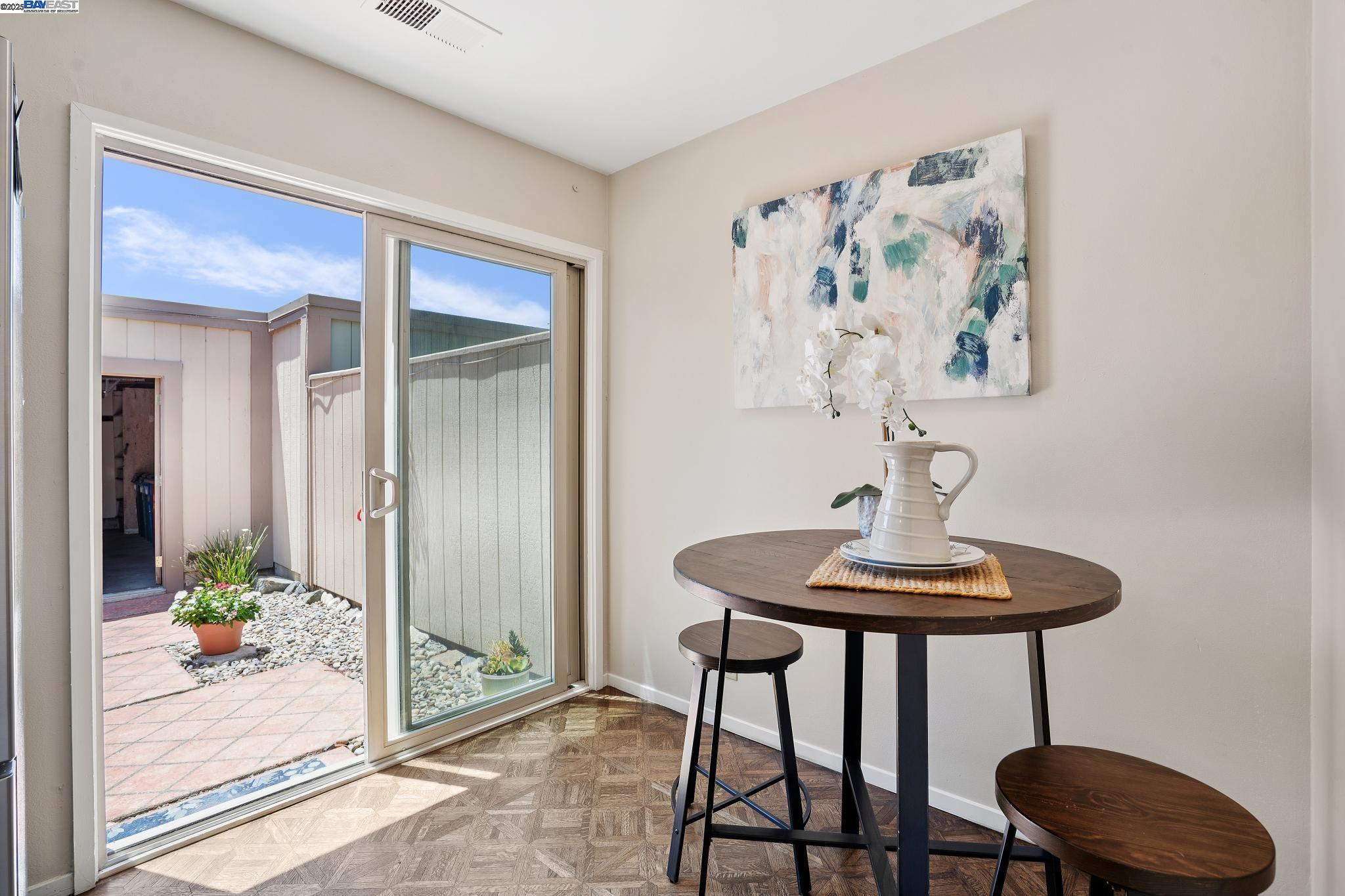 Photo #4: 41103486 Listing 
