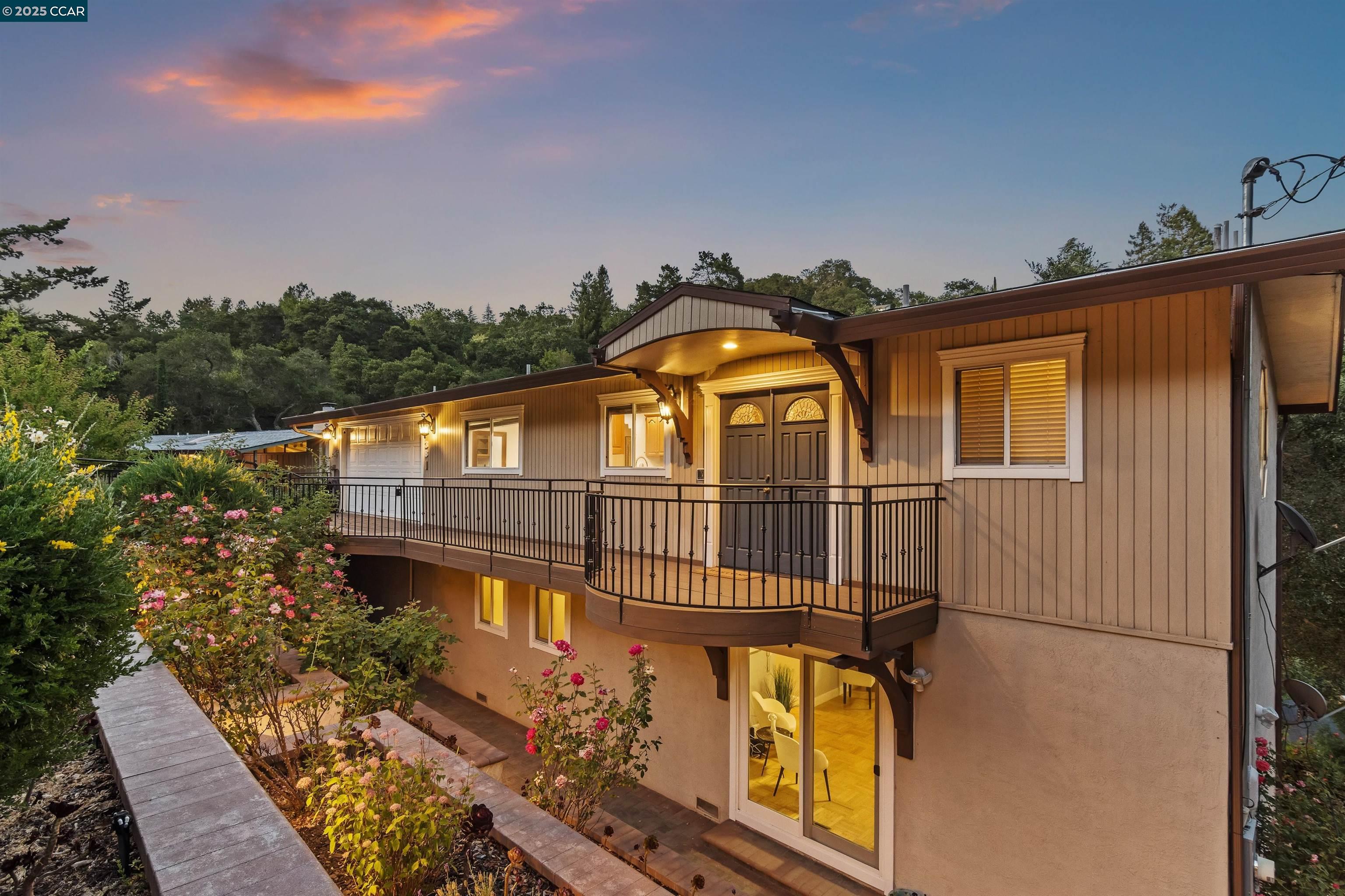 Detail Gallery Image 2 of 59 For 38 Saint Stephens Dr, Orinda,  CA 94563 - 5 Beds | 3/1 Baths