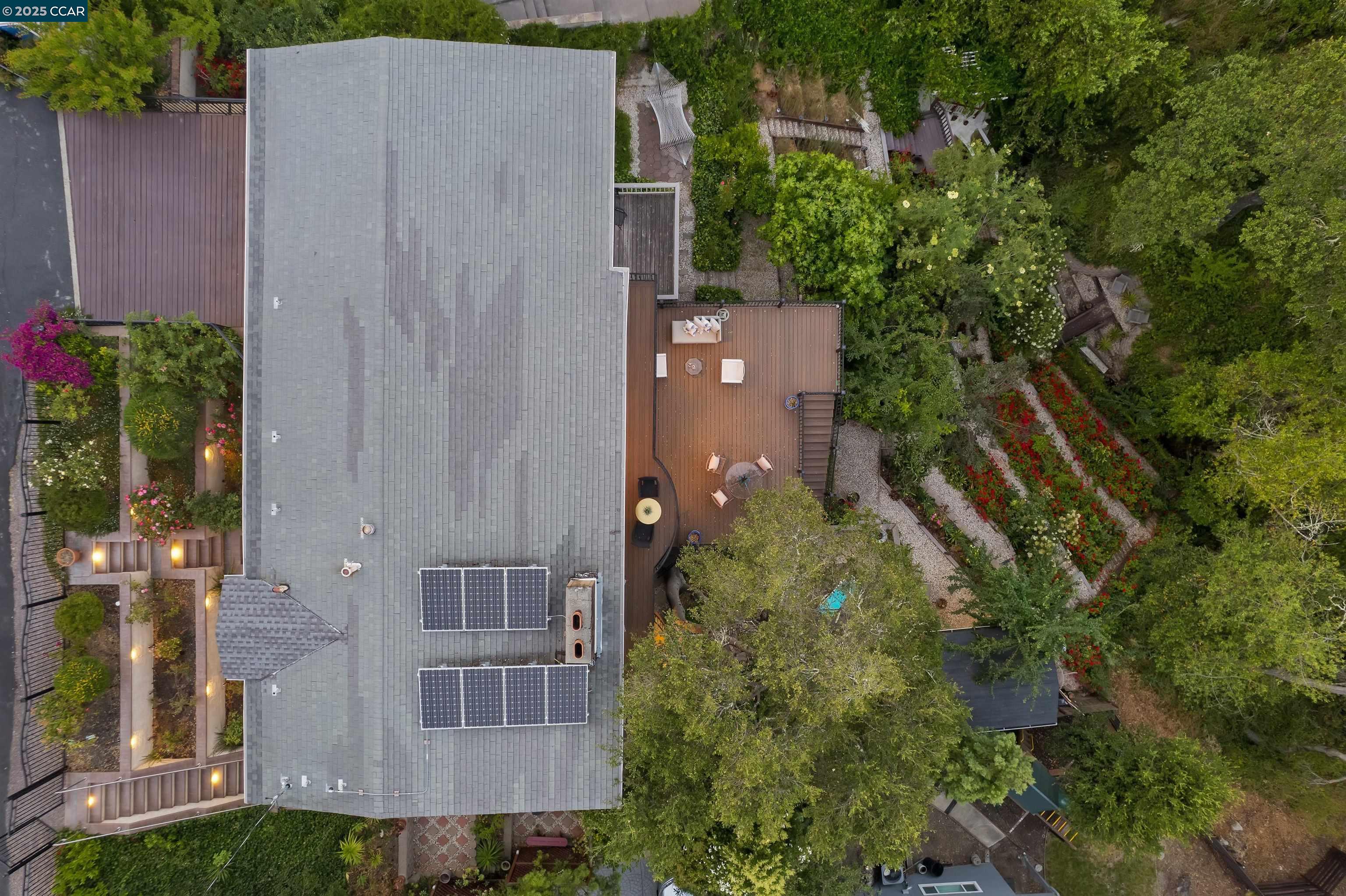 Detail Gallery Image 11 of 59 For 38 Saint Stephens Dr, Orinda,  CA 94563 - 5 Beds | 3/1 Baths