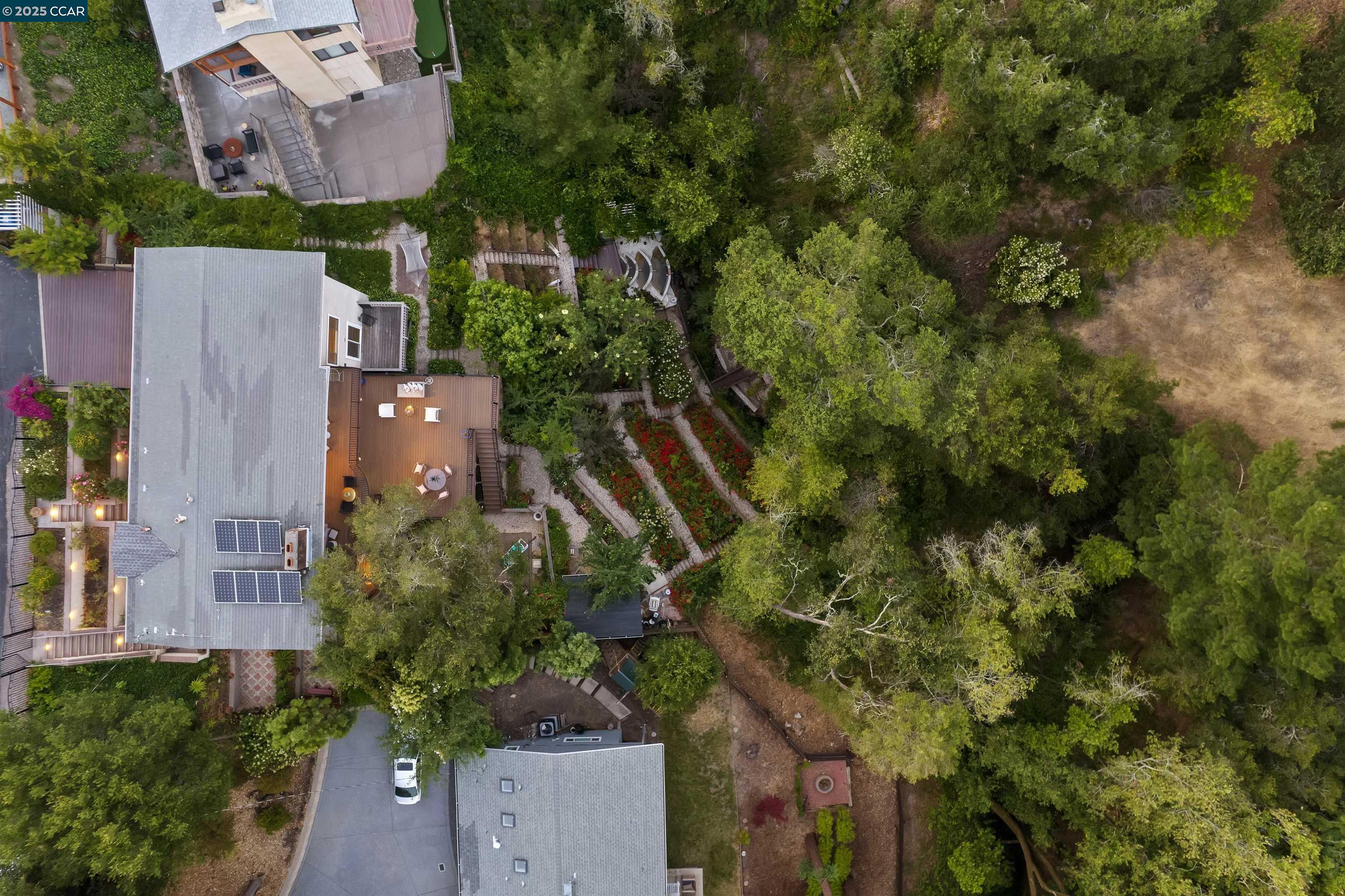 Detail Gallery Image 12 of 59 For 38 Saint Stephens Dr, Orinda,  CA 94563 - 5 Beds | 3/1 Baths