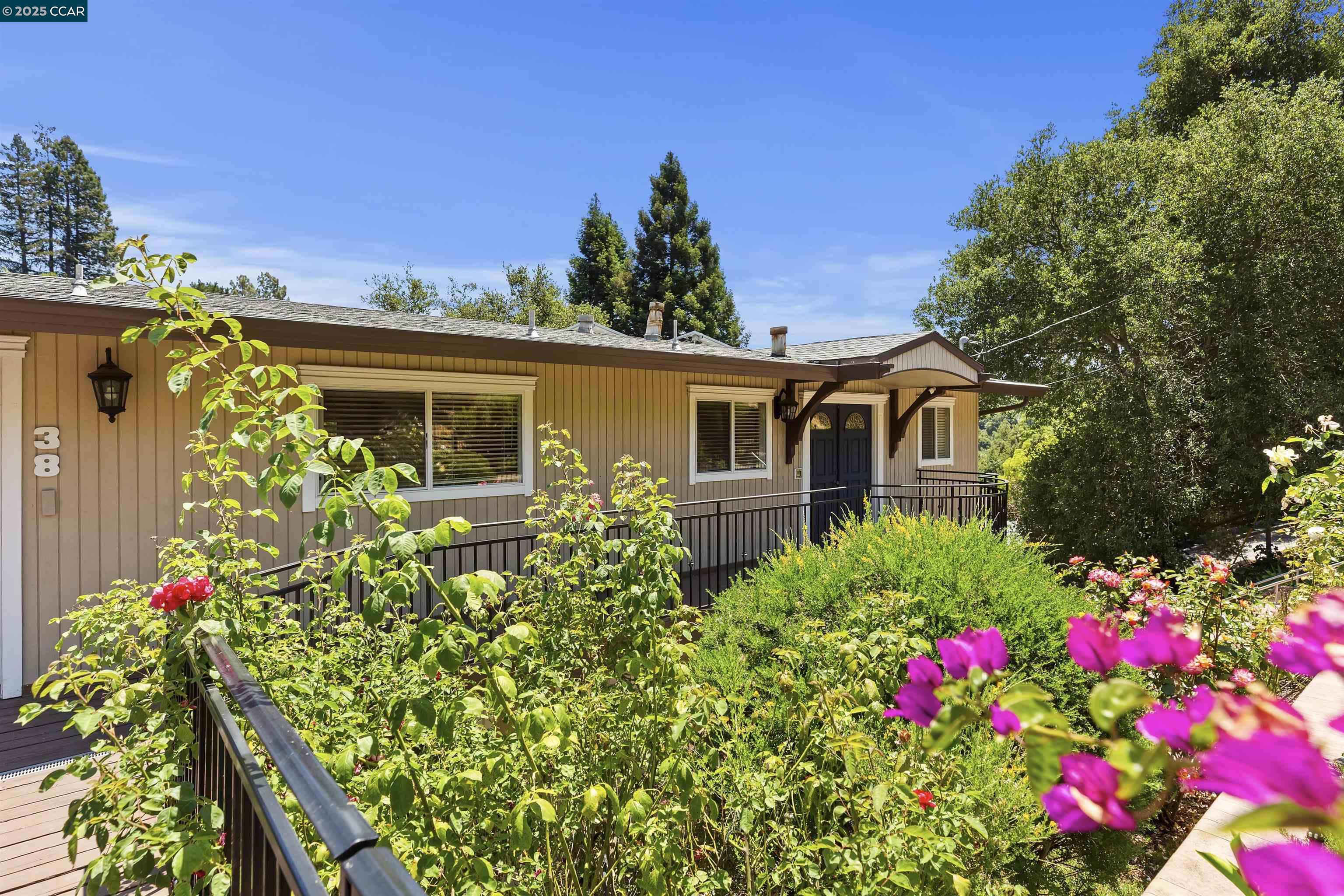 Detail Gallery Image 14 of 59 For 38 Saint Stephens Dr, Orinda,  CA 94563 - 5 Beds | 3/1 Baths