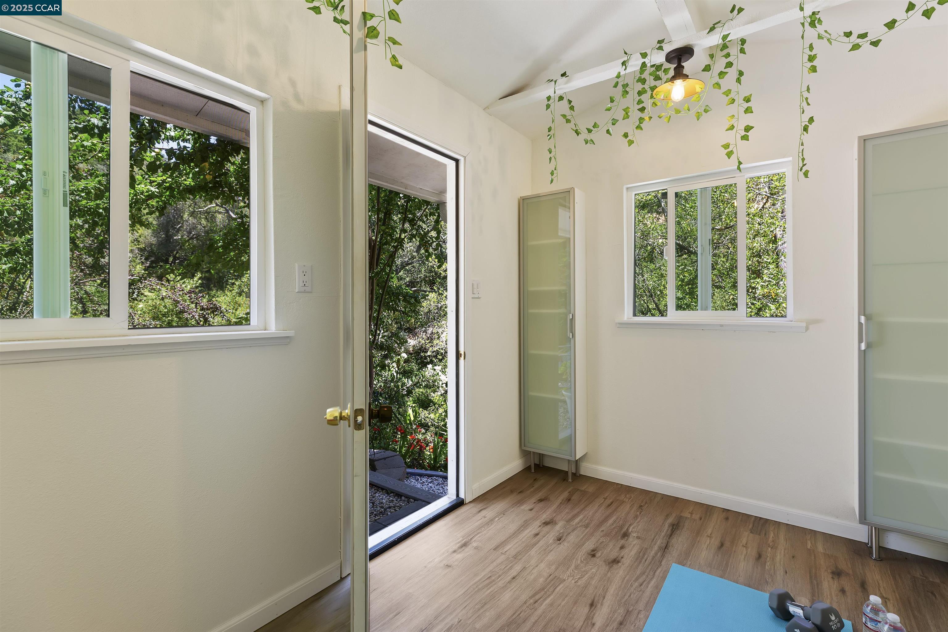 Detail Gallery Image 32 of 59 For 38 Saint Stephens Dr, Orinda,  CA 94563 - 5 Beds | 3/1 Baths