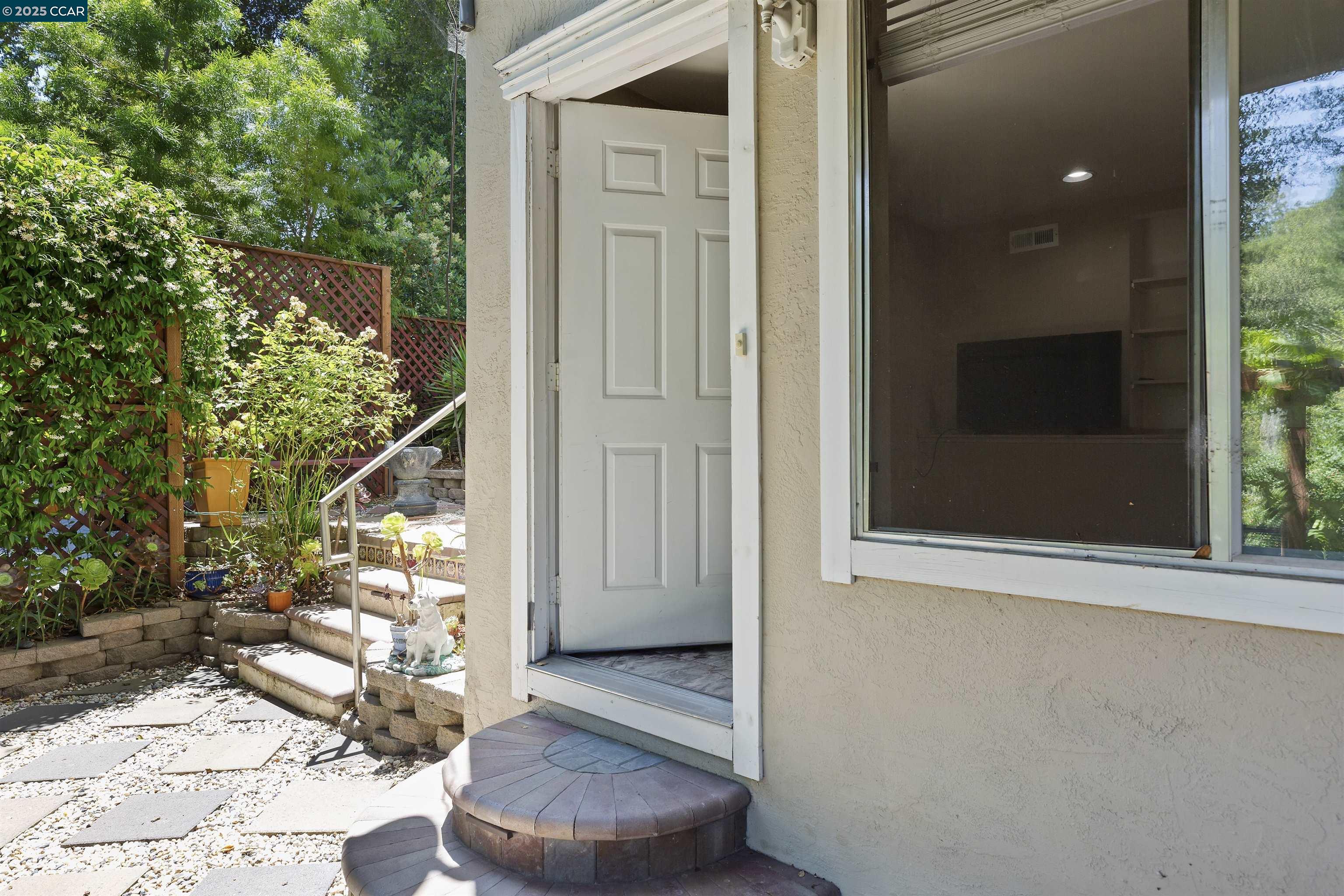 Detail Gallery Image 43 of 59 For 38 Saint Stephens Dr, Orinda,  CA 94563 - 5 Beds | 3/1 Baths