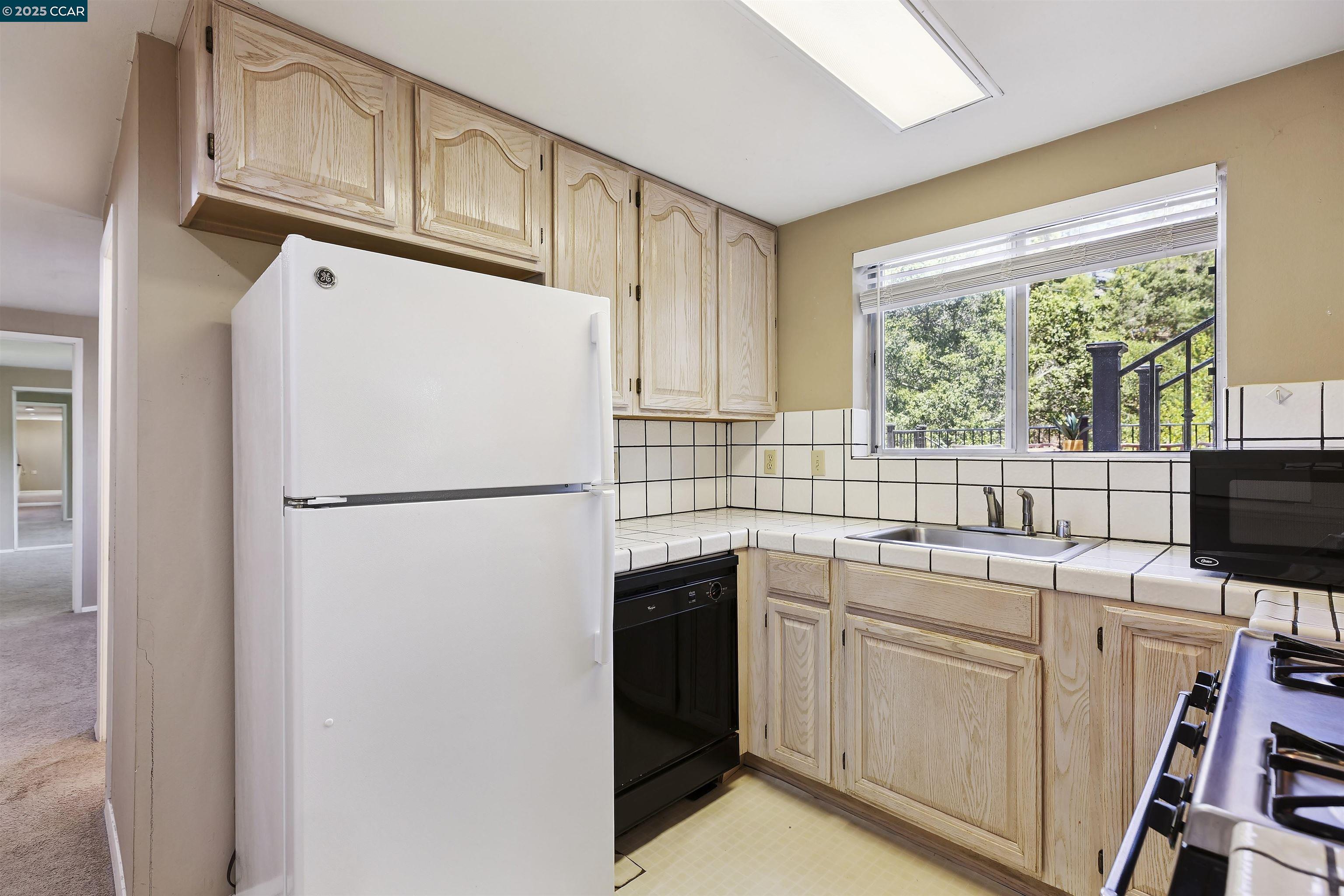 Detail Gallery Image 45 of 59 For 38 Saint Stephens Dr, Orinda,  CA 94563 - 5 Beds | 3/1 Baths
